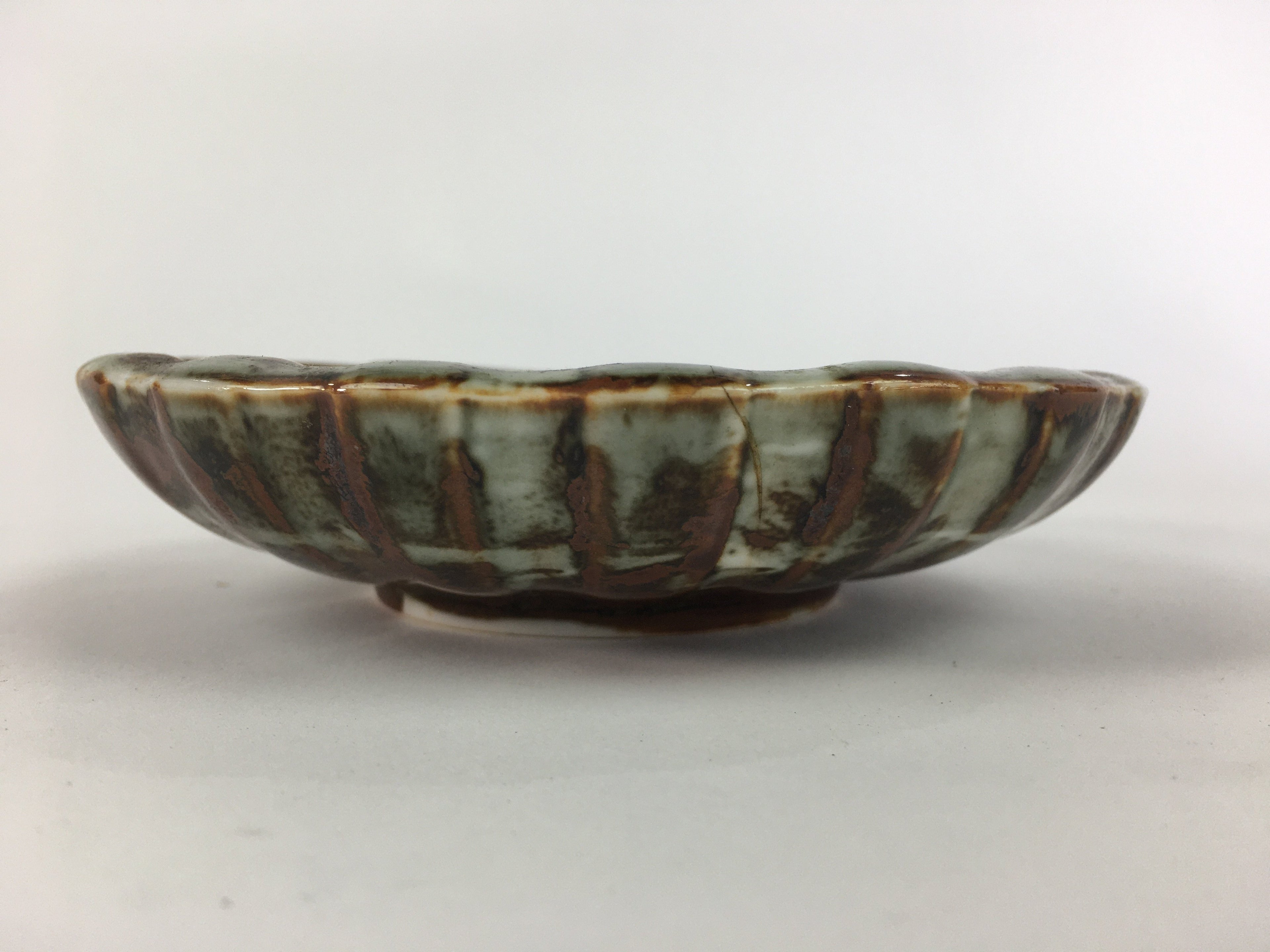 Japanese Ceramic Small Plate Kozara Vtg Shell Shape Pottery White Brown PP462