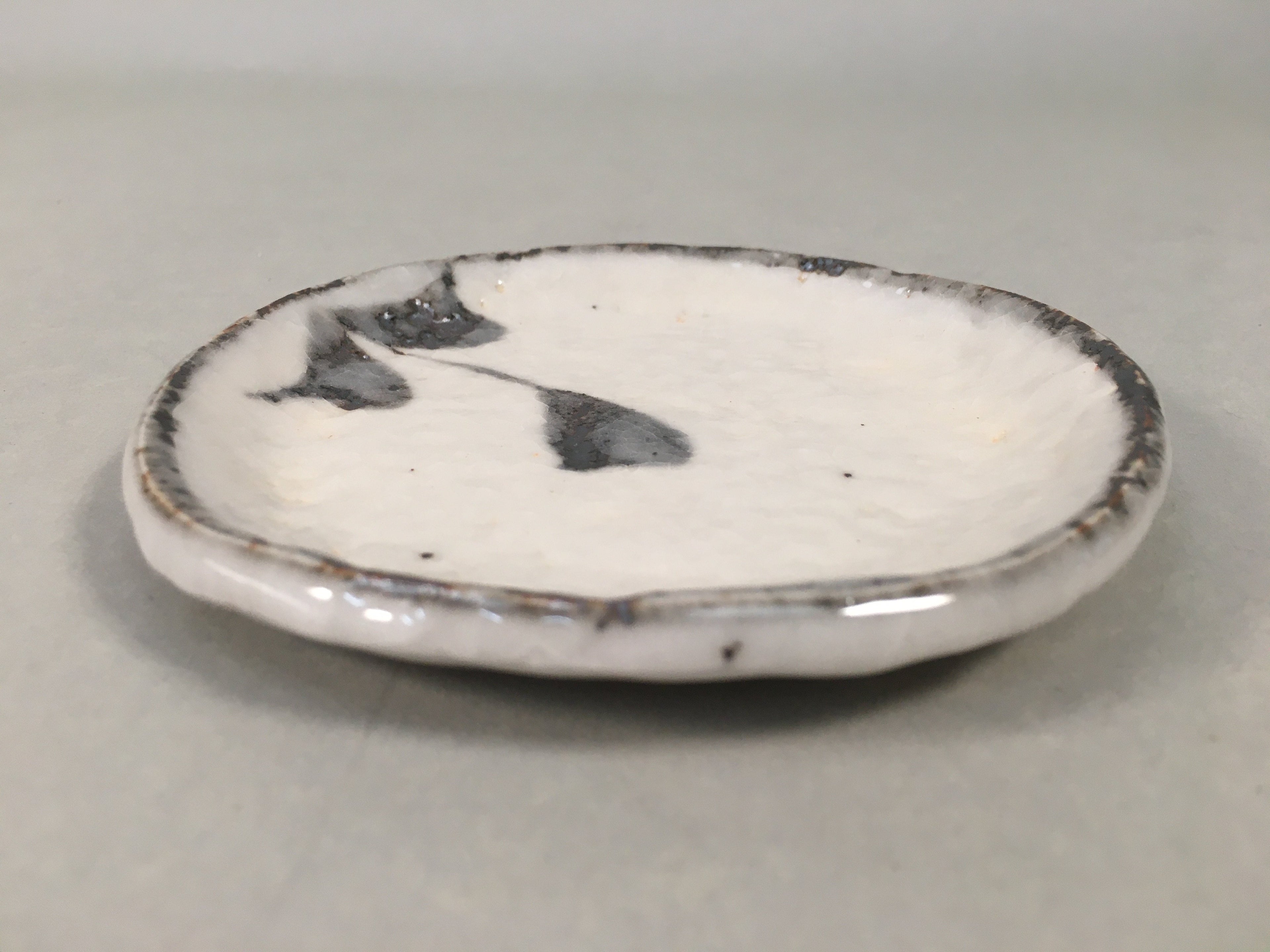 Japanese Ceramic Small Plate Shino Kozara Vtg Round Pottery White Gray PP446