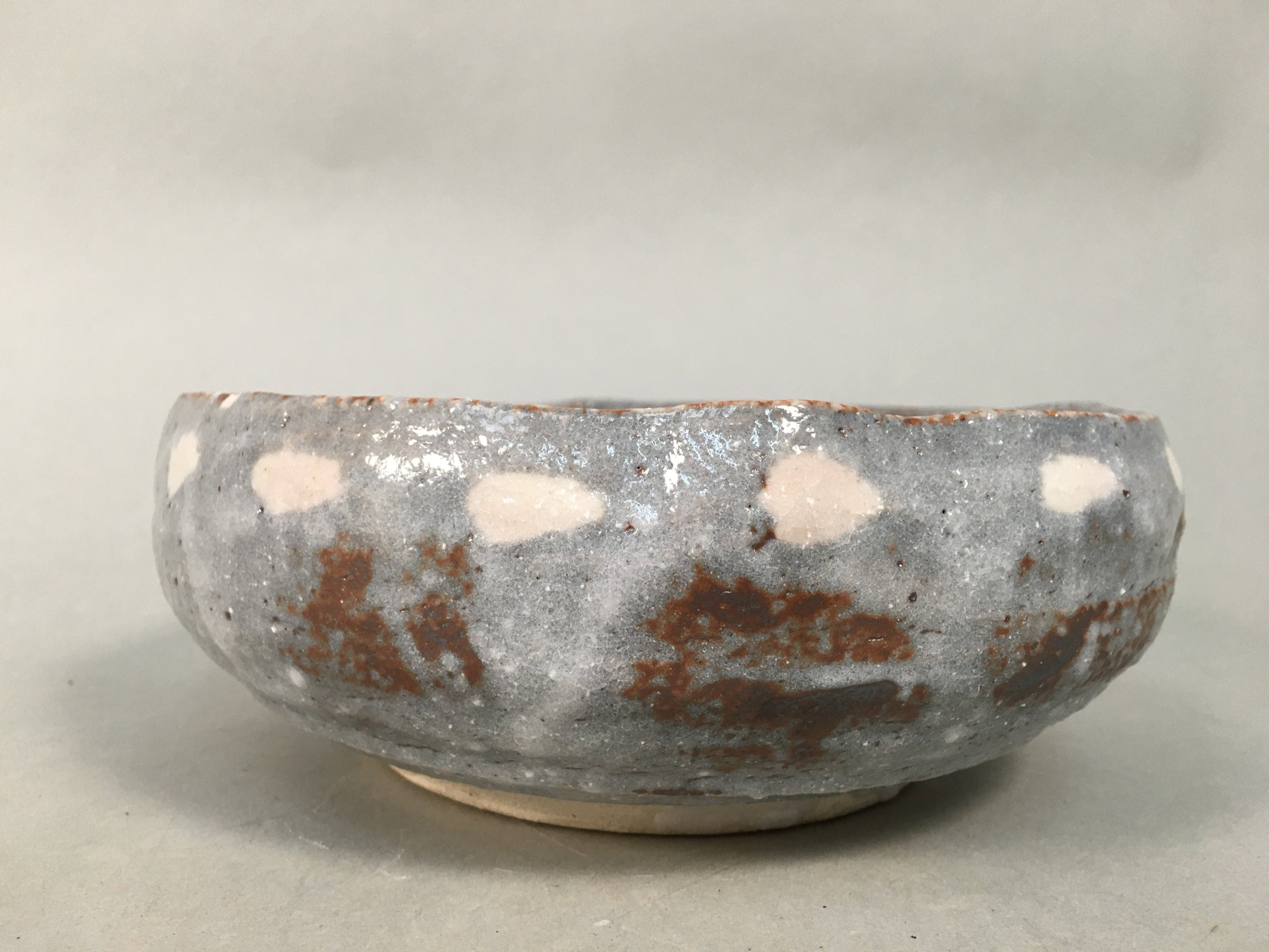 Japanese Ceramic Snack Bowl Kashiki Gray Shino ware Vtg Pottery Round PP437