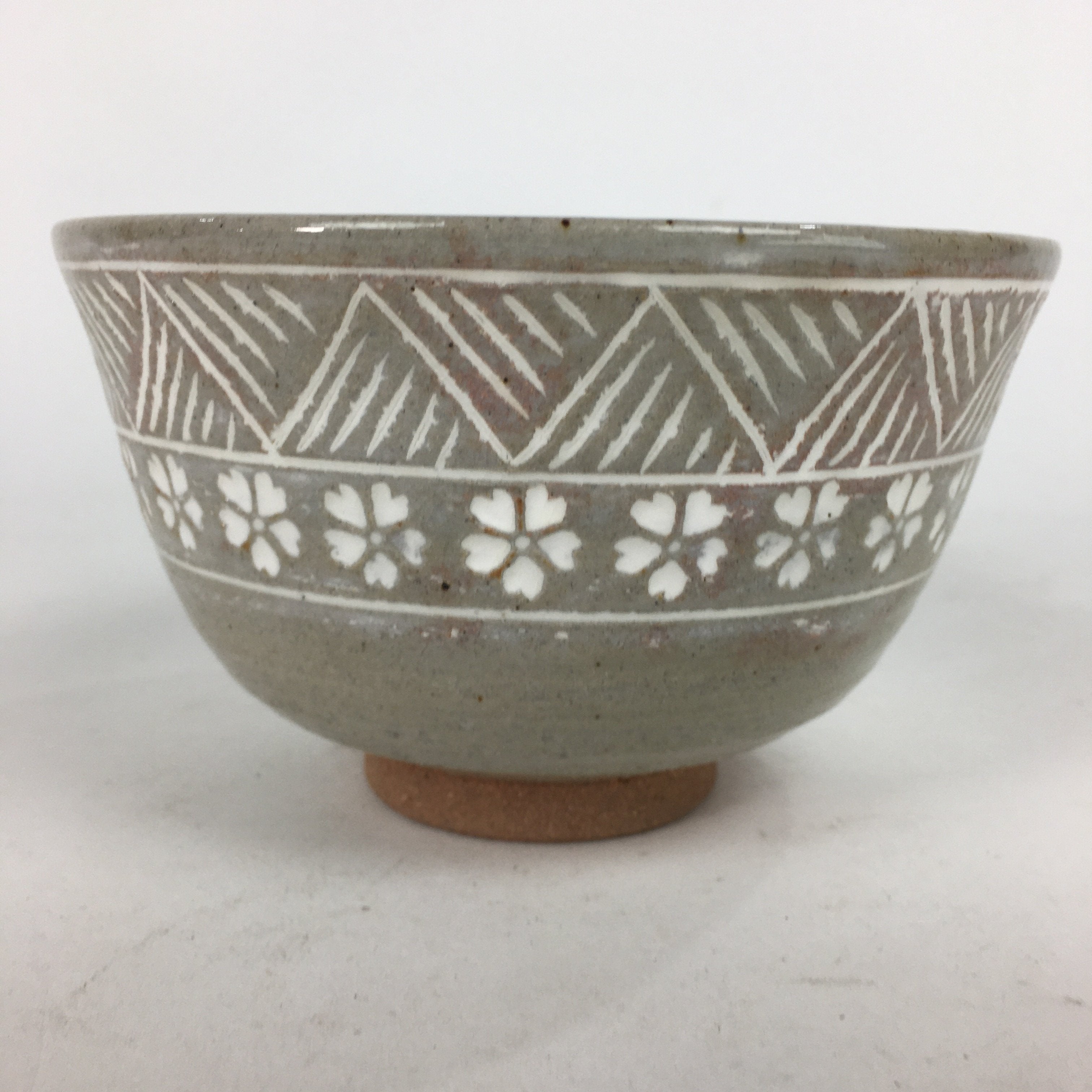Japanese Ceramic Tea Bowl Vtg Ceremony Chawan Flower Pattern Pottery GTB740