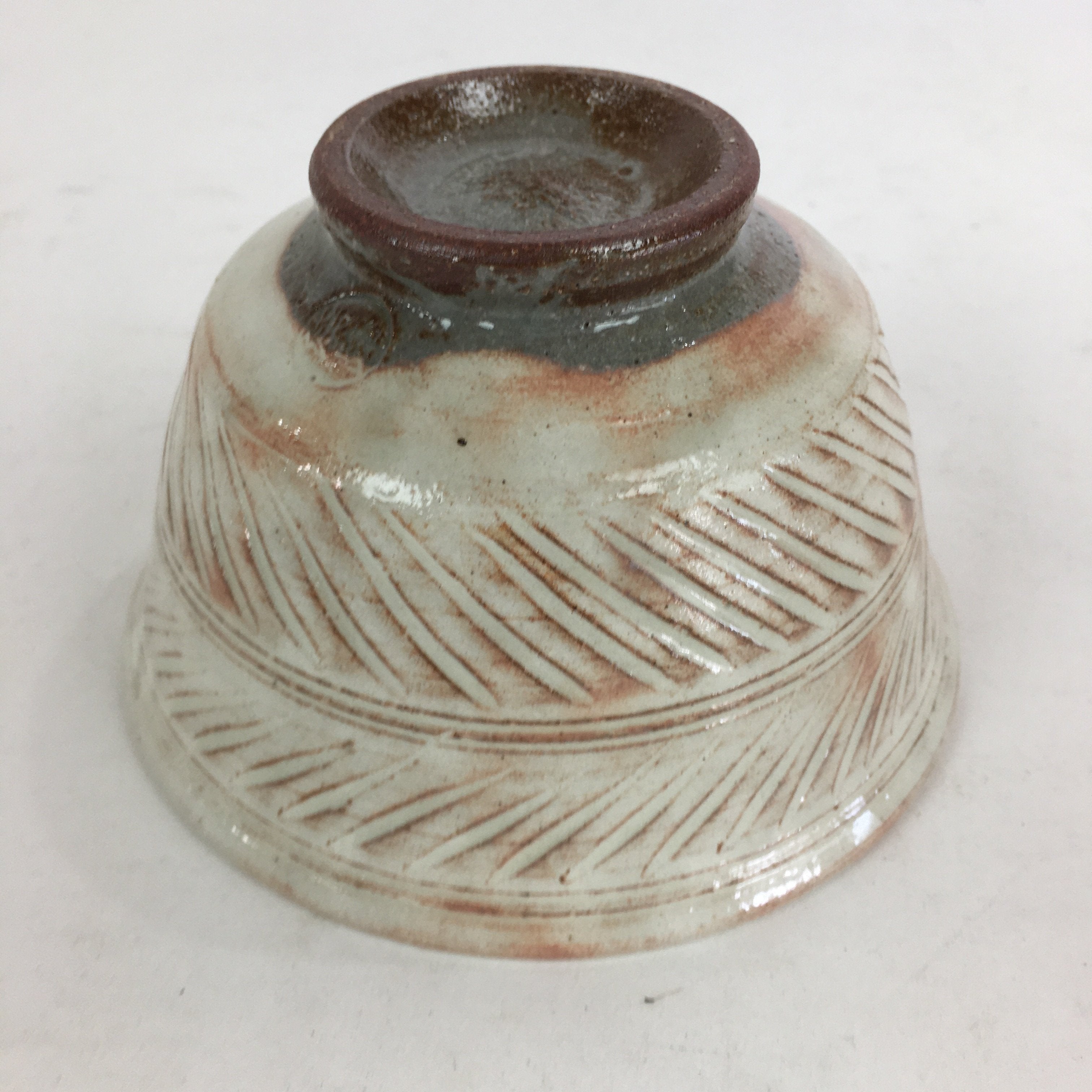 Japanese Ceramic Tea Bowl Vtg Ceremony Chawan Flower Pattern White Pink GTB764