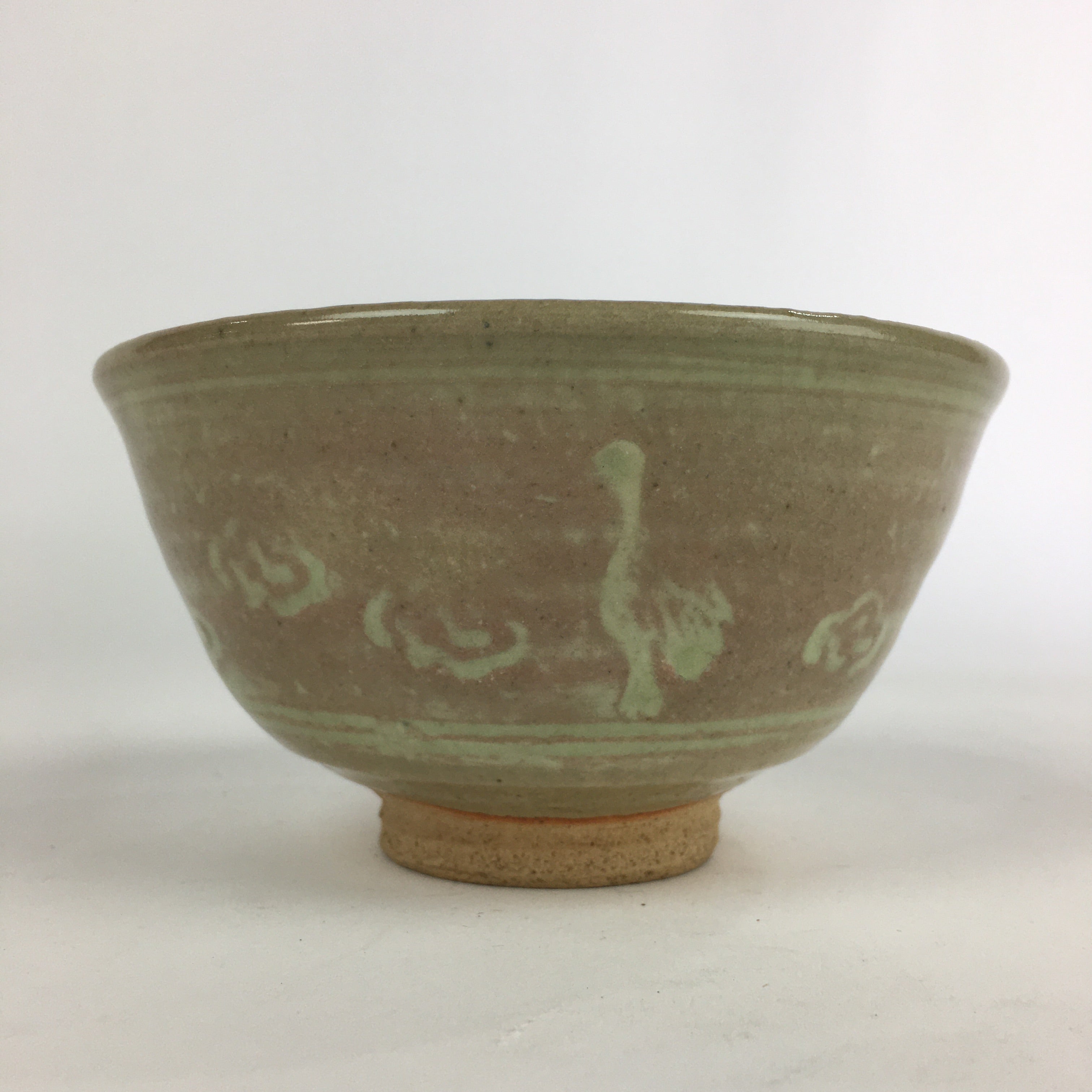 https://chidorivintage.com/cdn/shop/products/Japanese-Ceramic-Tea-Ceremony-Green-Tea-Bowl-Vtg-Chawan-Crane-GTB900-2.jpg?v=1656357867