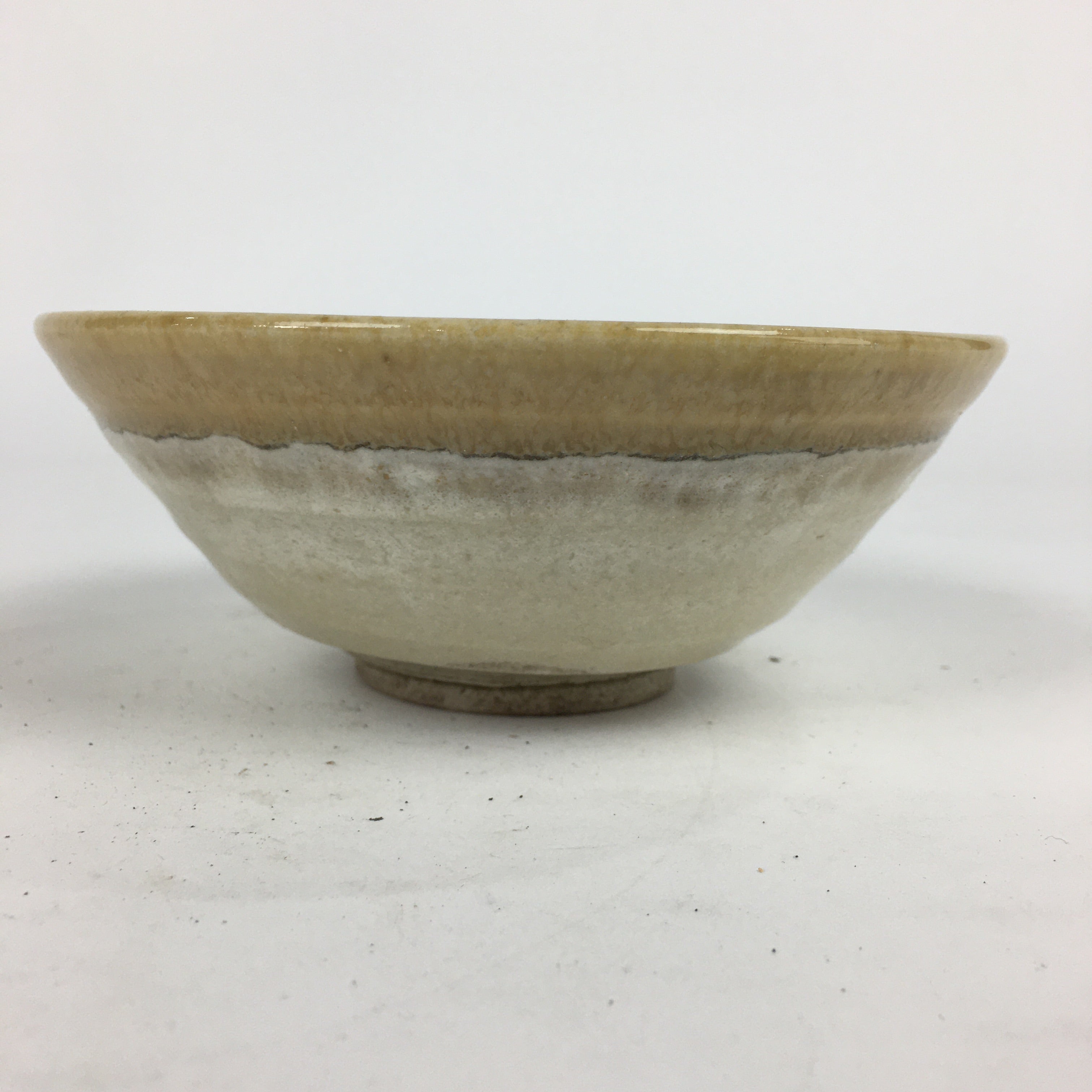 Japanese Ceramic Tea Ceremony Green Tea Bowl Vtg Chawan White Yellow GTB855