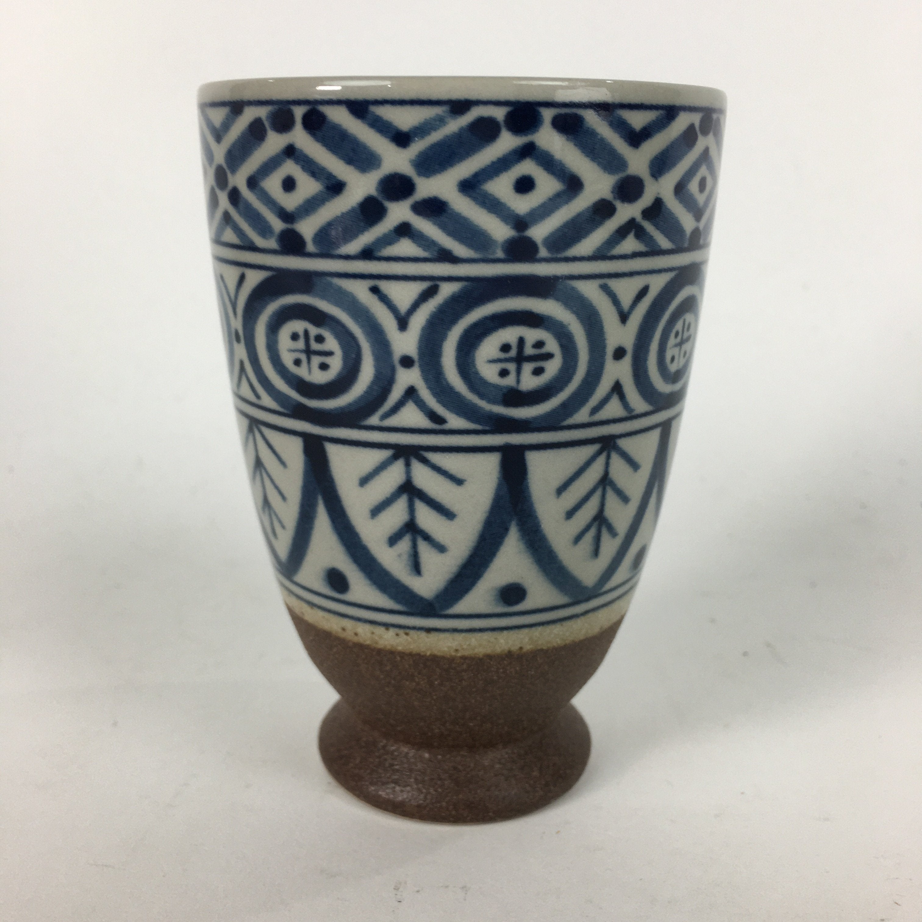 Japanese Ceramic Teacup Yunomi Vtg Blue Design Brown Bottom Sencha TC224