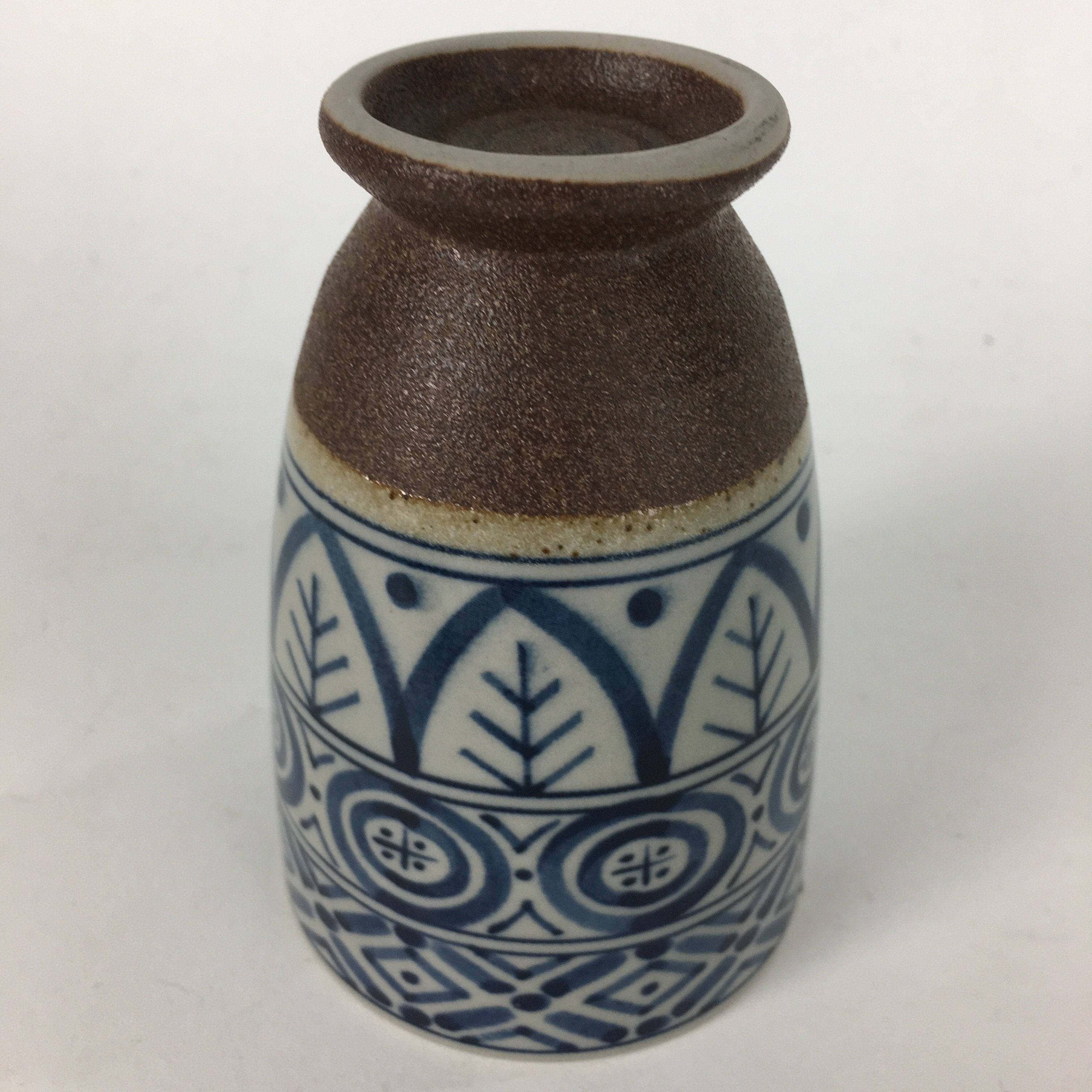 Japanese Ceramic Teacup Yunomi Vtg Blue Design Brown Bottom Sencha TC224