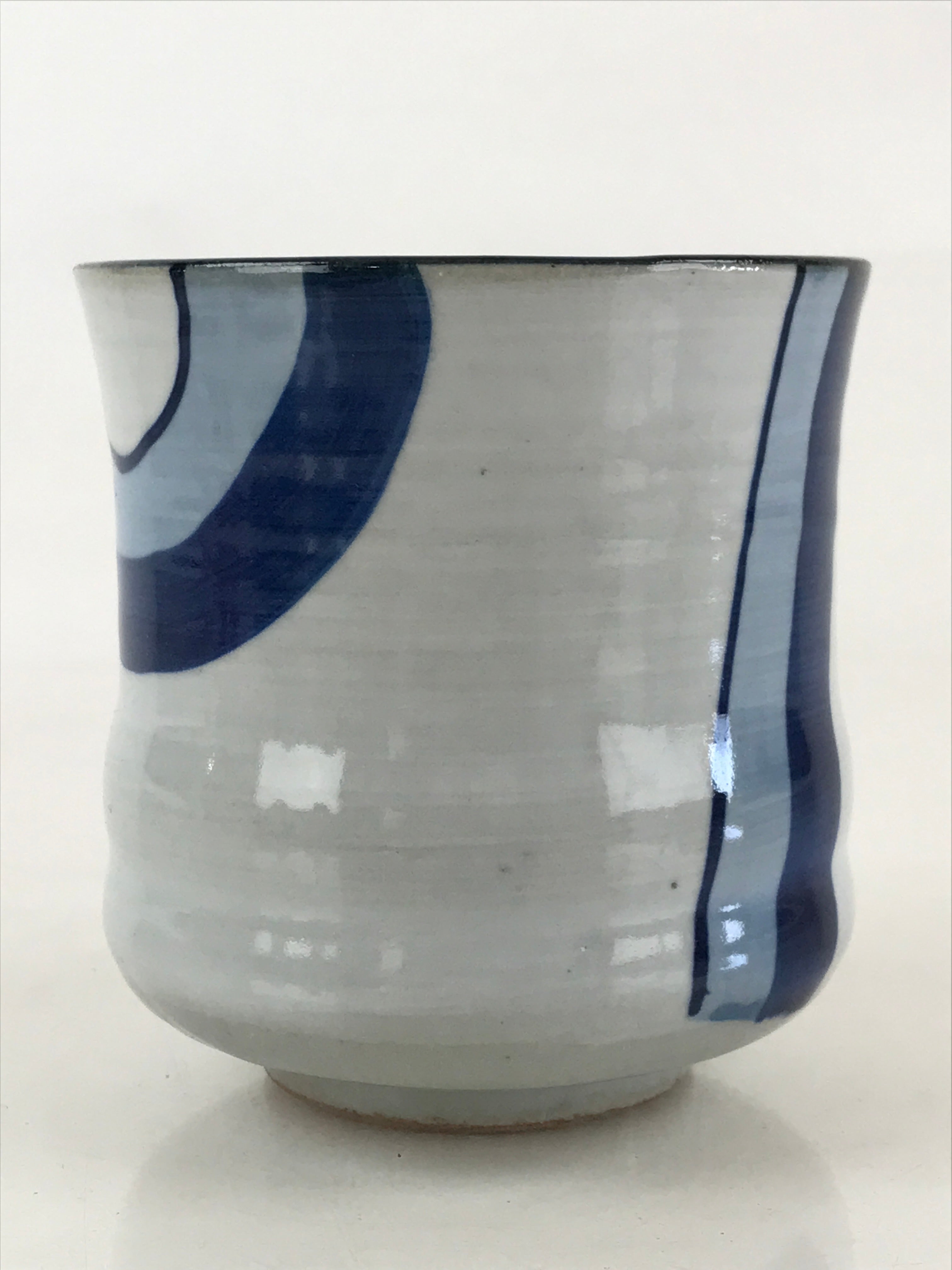 Japanese Ceramic Teacup Yunomi Vtg White Glaze Blue Semicircle Green Tea TC331