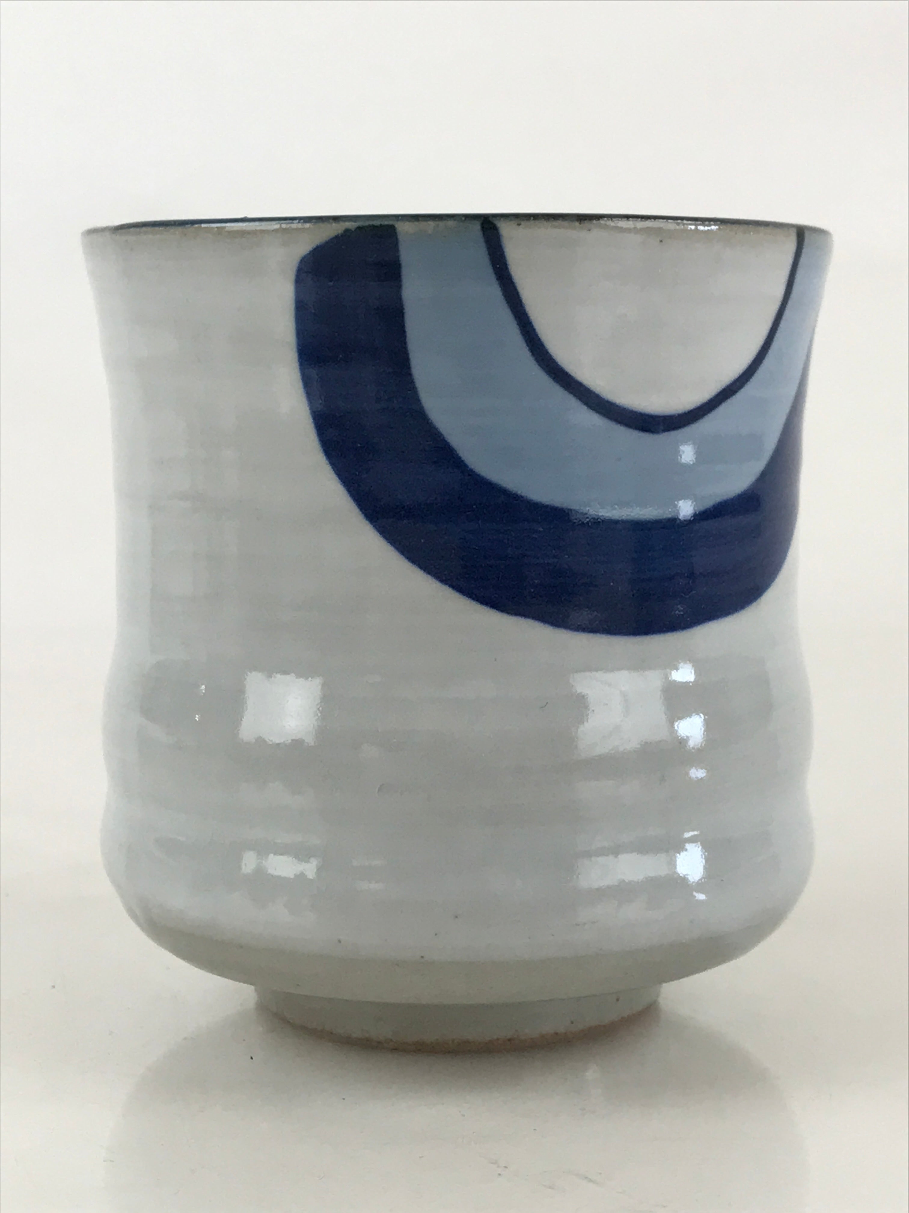 Japanese Ceramic Teacup Yunomi Vtg White Glaze Blue Semicircle Green Tea TC331