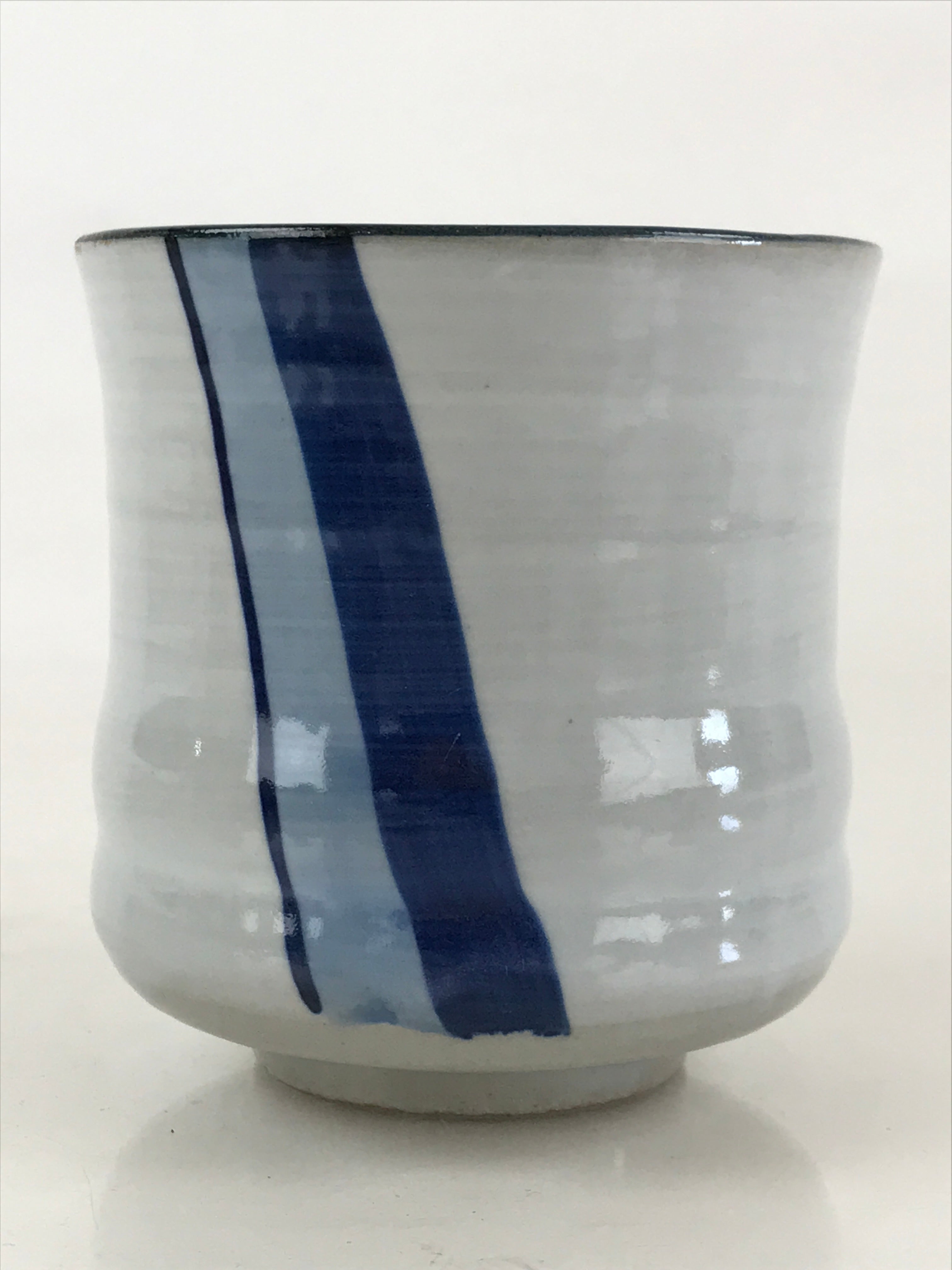 Japanese Ceramic Teacup Yunomi Vtg White Glaze Blue Semicircle Green Tea TC331