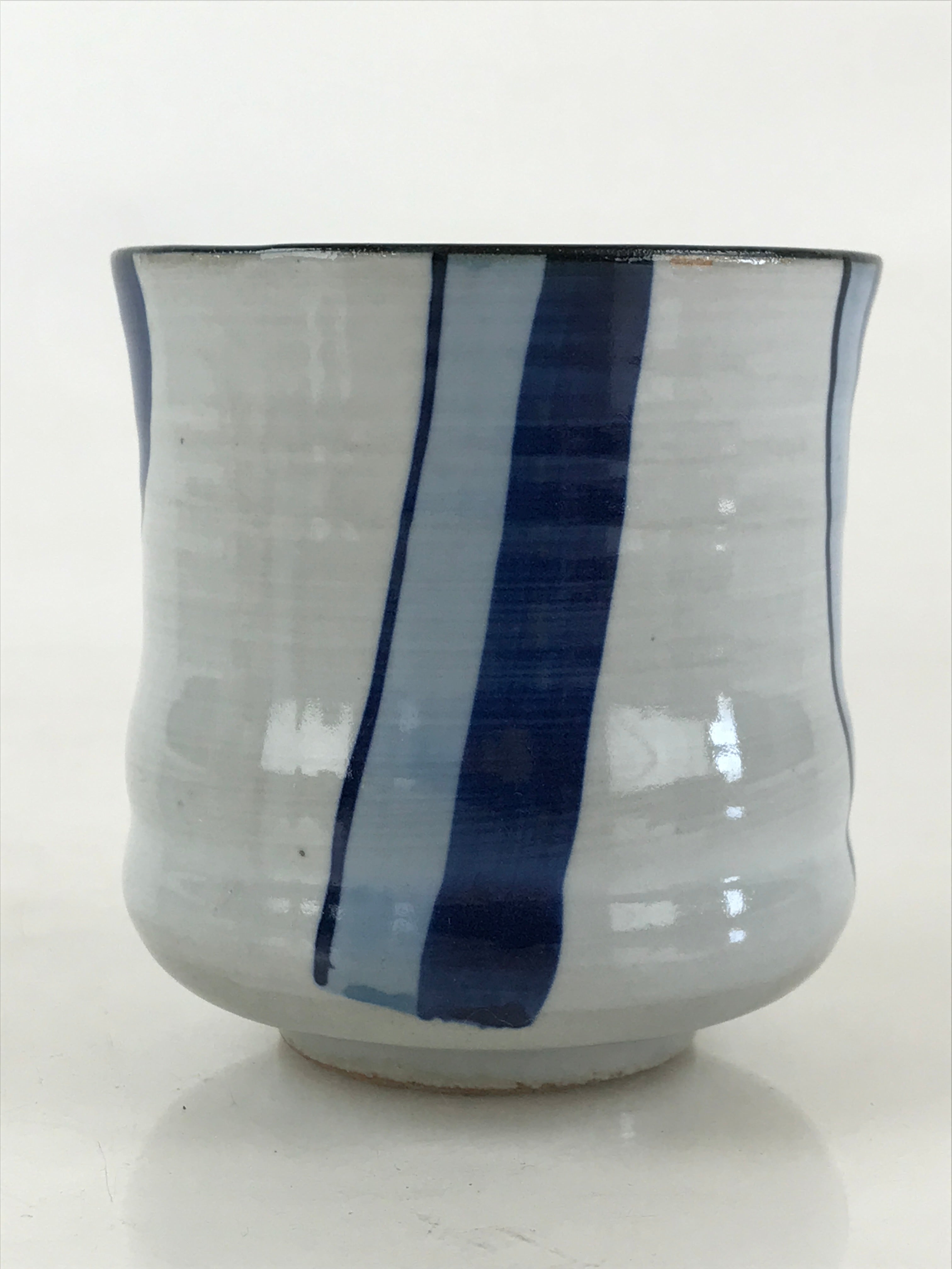Japanese Ceramic Teacup Yunomi Vtg White Glaze Blue Semicircle Green Tea TC331