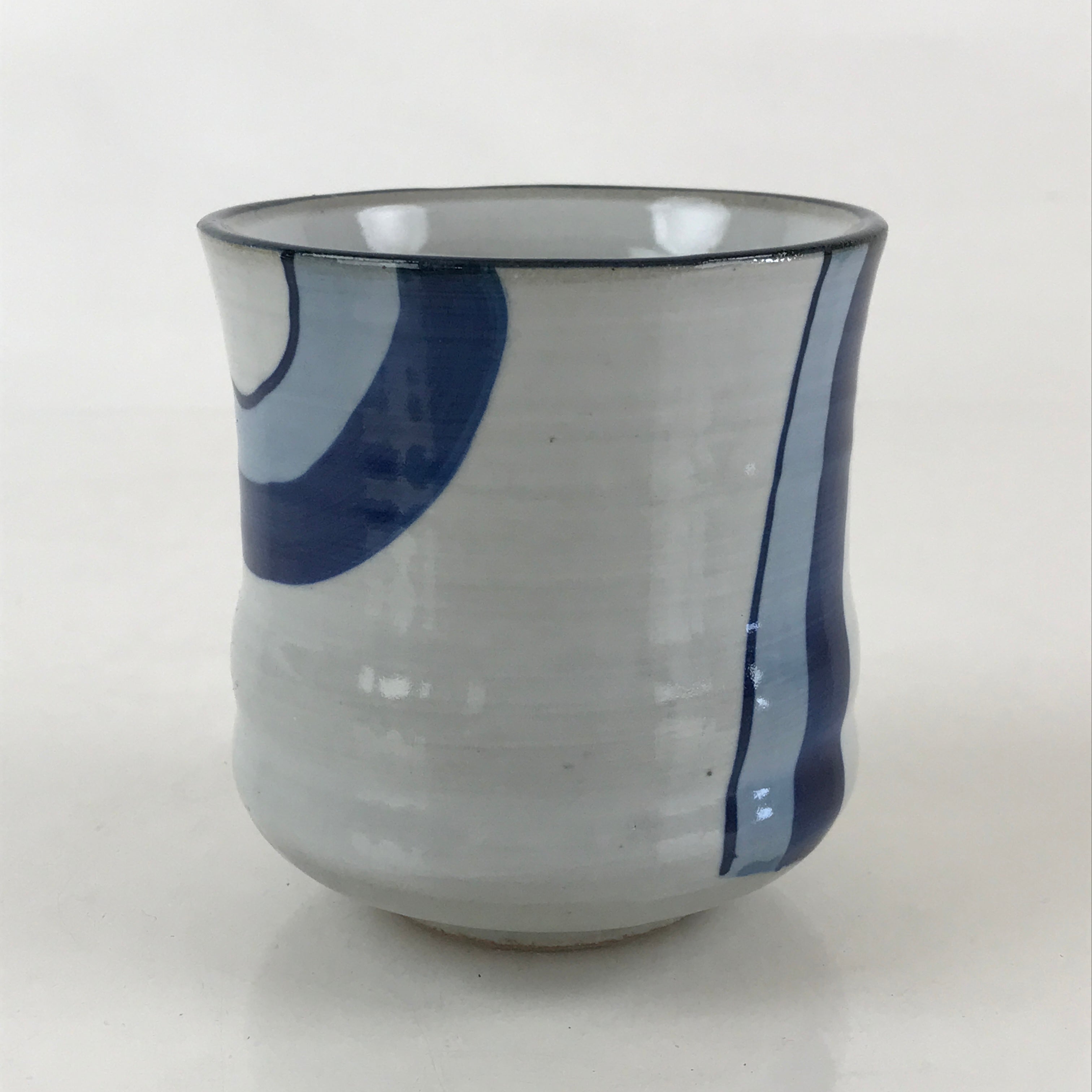 Japanese Ceramic Teacup Yunomi Vtg White Glaze Blue Semicircle Green Tea TC331