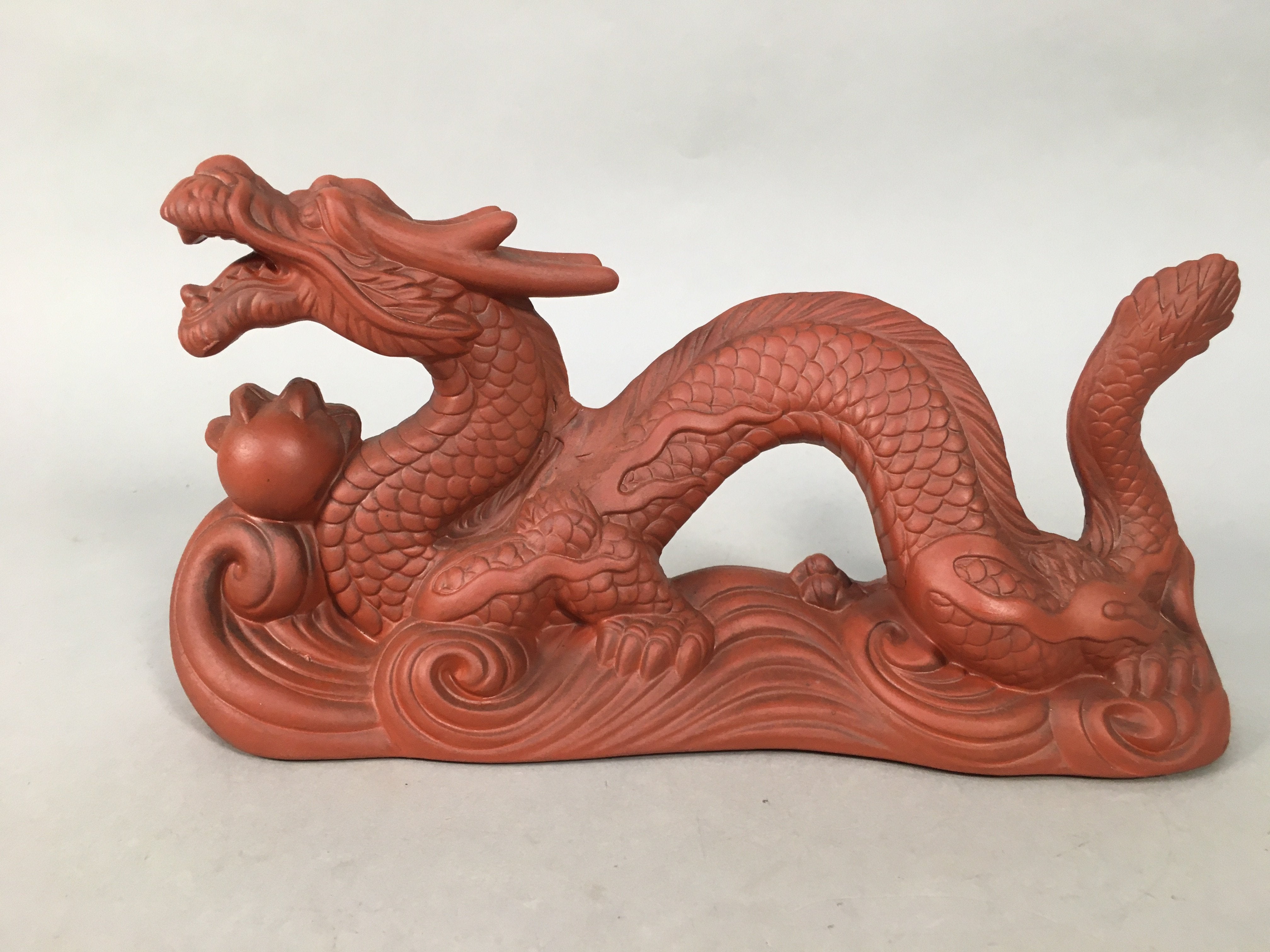 Statue de Dragon traditionnelle chinoise en porcelaine, Totem en céram