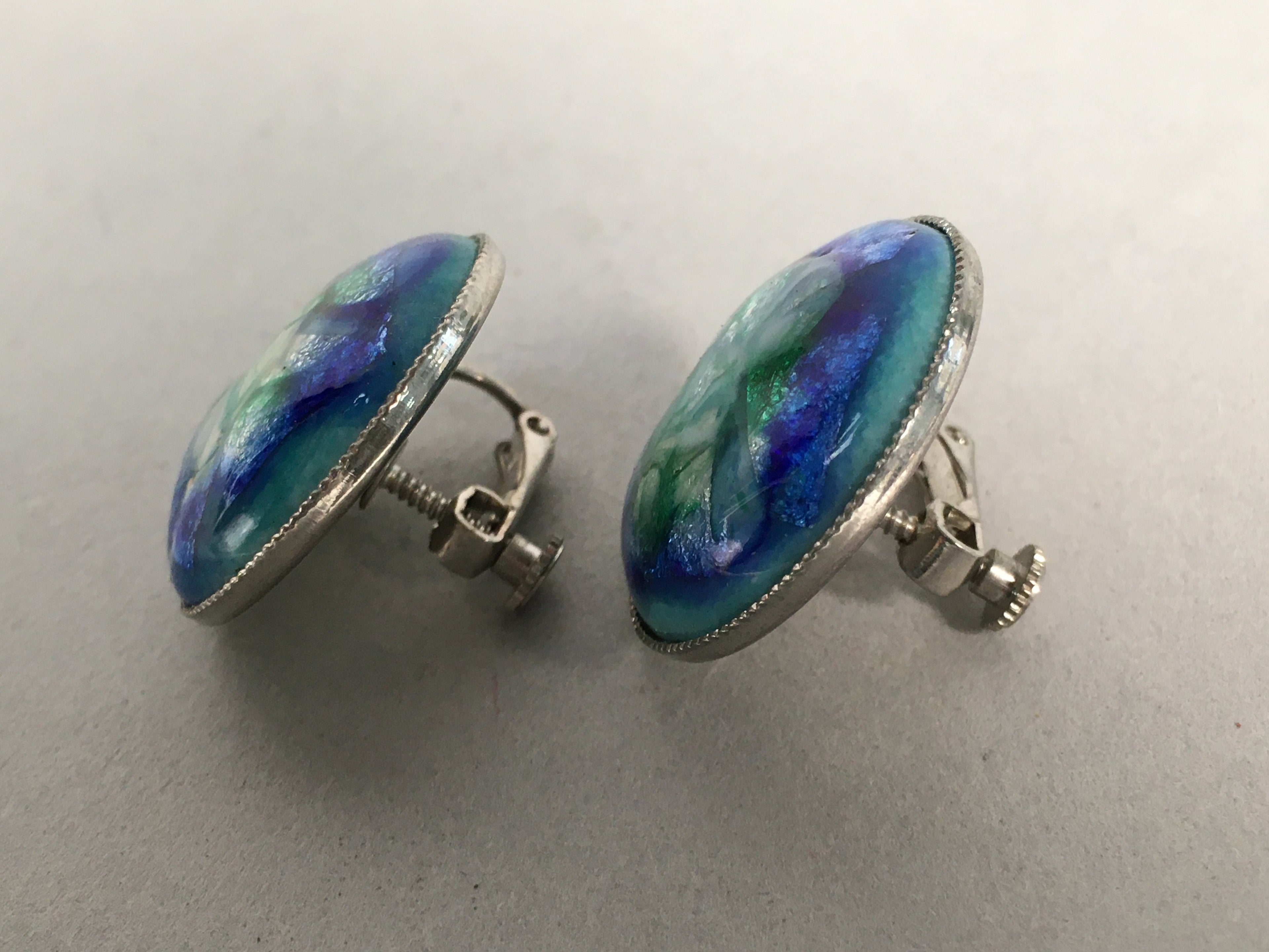 Japanese Cloisonne Earrings Vtg Metal Glass Shippo Round Blue Green White JK77