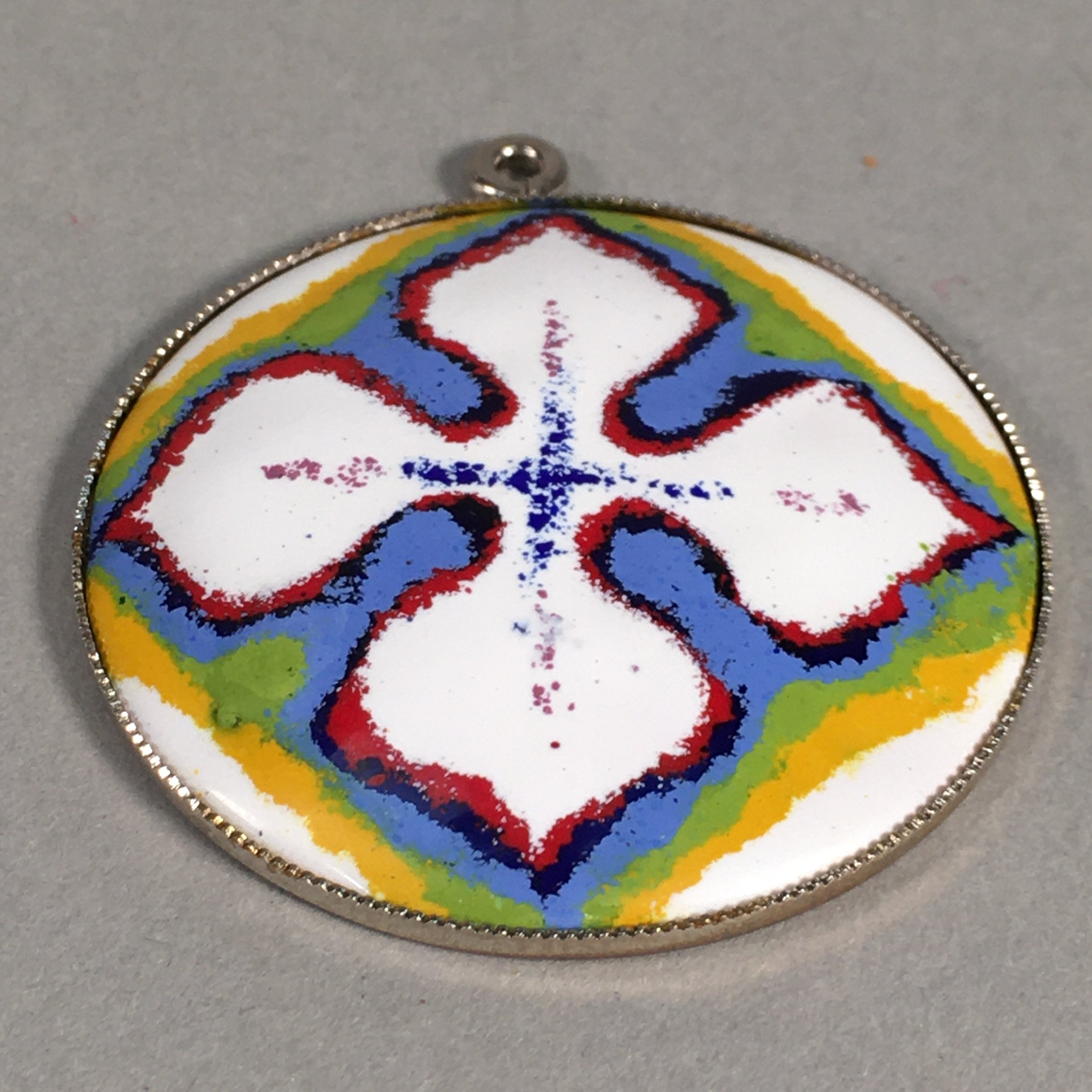 Japanese Cloisonne Round Pendant Vtg Metal Glass Floral Blue Yellow White JK50