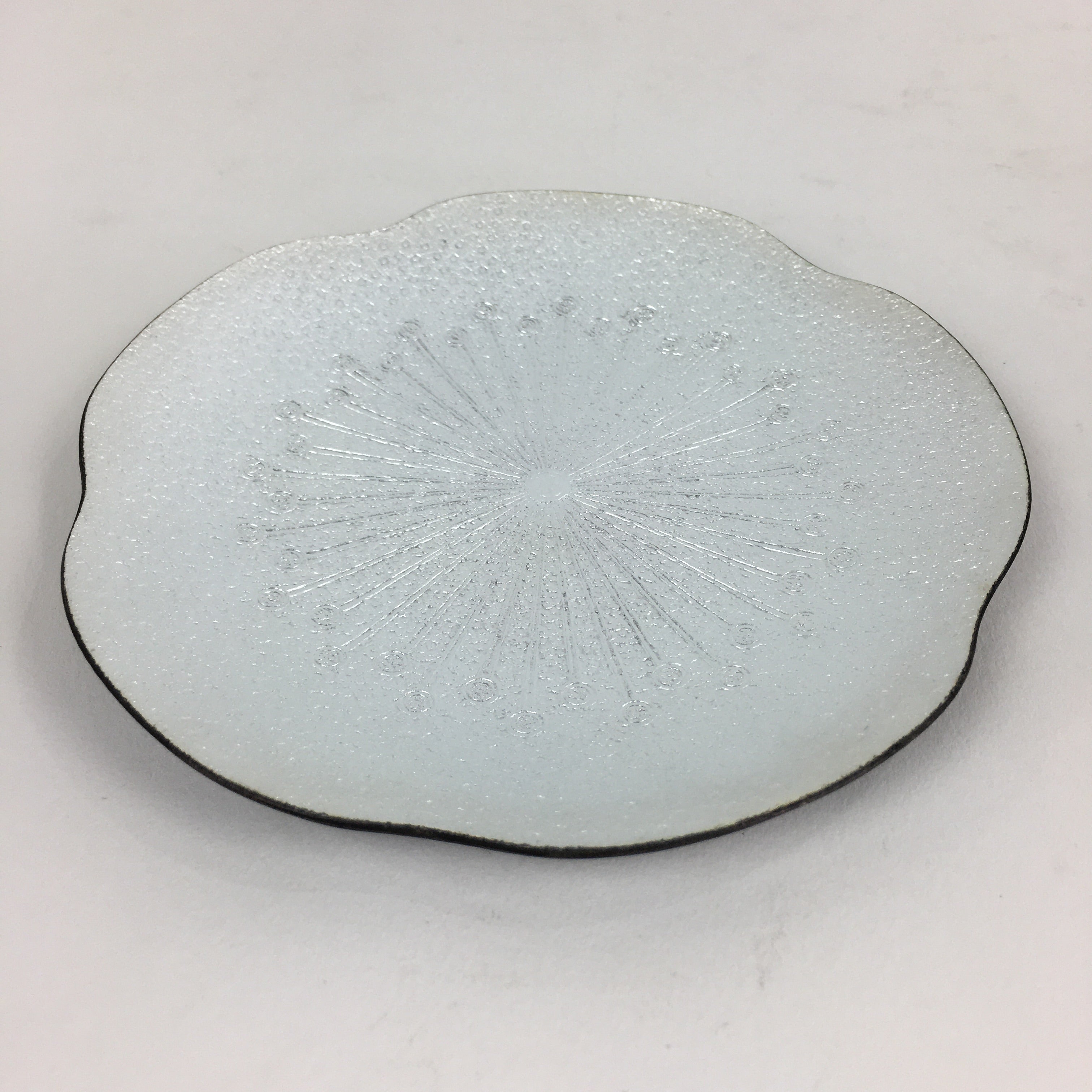 Japanese Cloisonné Ware Plate Vtg White Enamel Finish Metal Flower T95