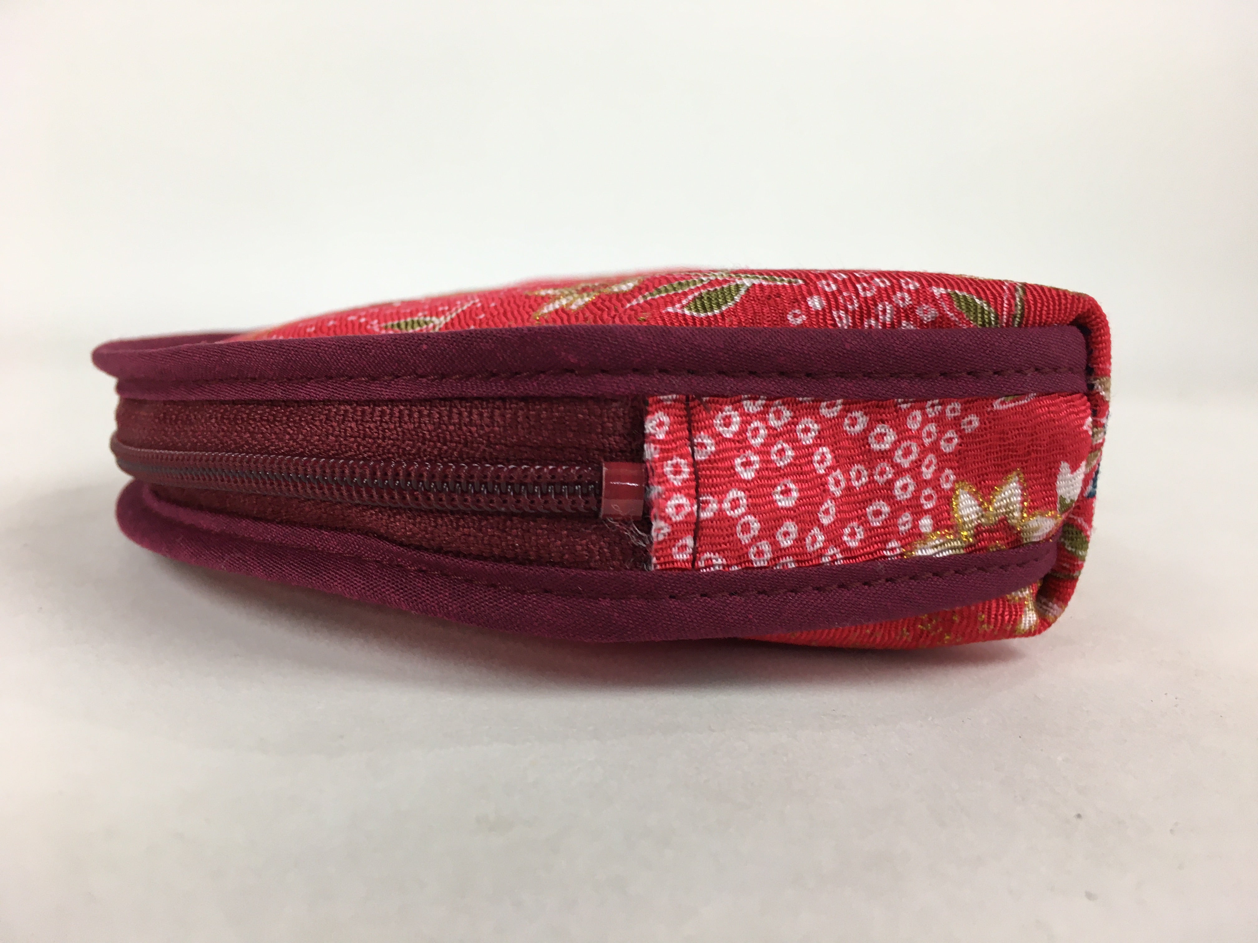 Japanese Fabric Pouch Vtg Red Small Flowers Zipper Kimono Fukuro KB44