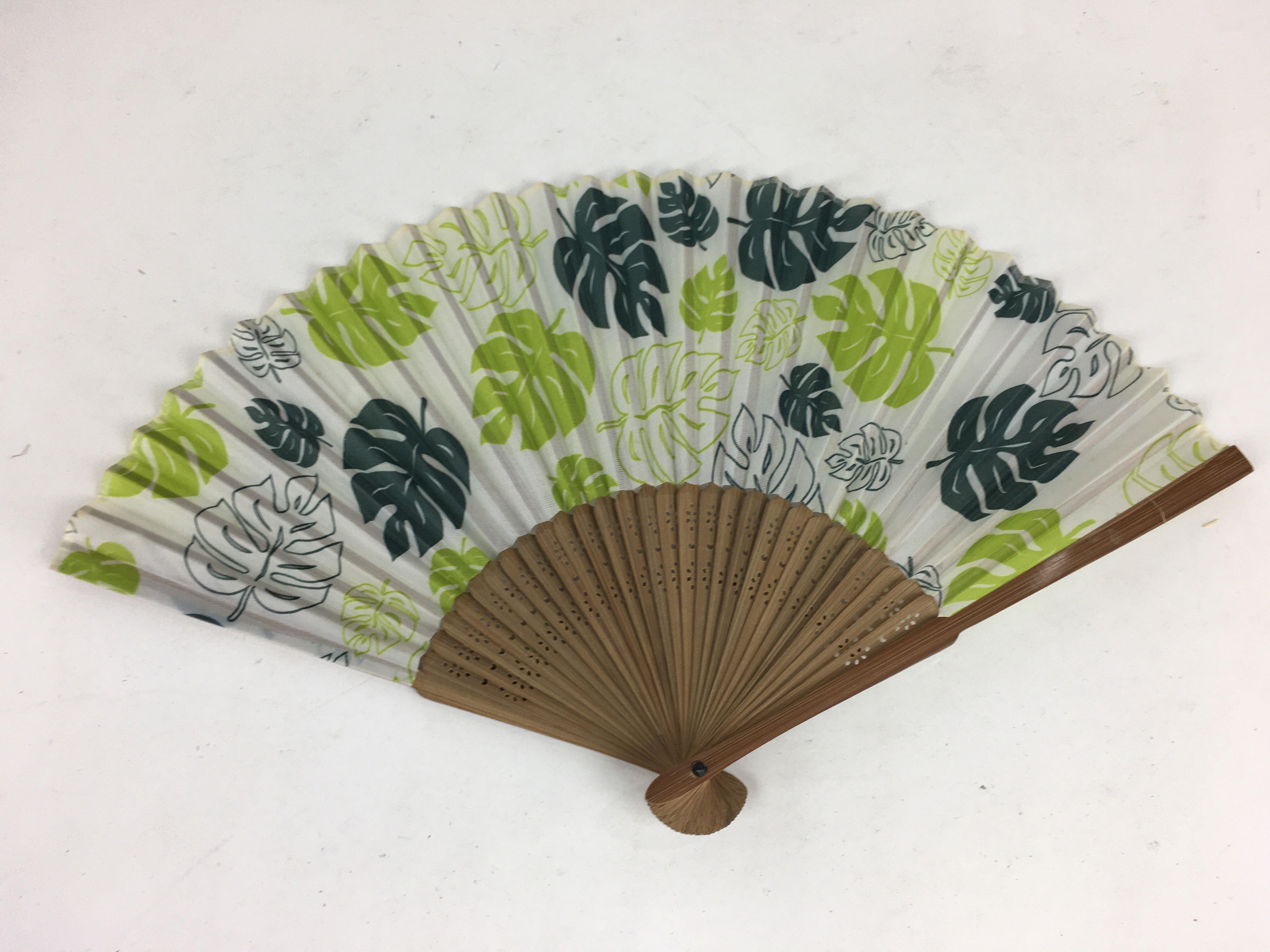 Japanese Folding Fan Vtg Sensu Fabric Bamboo Frame Green Leaves 4D522
