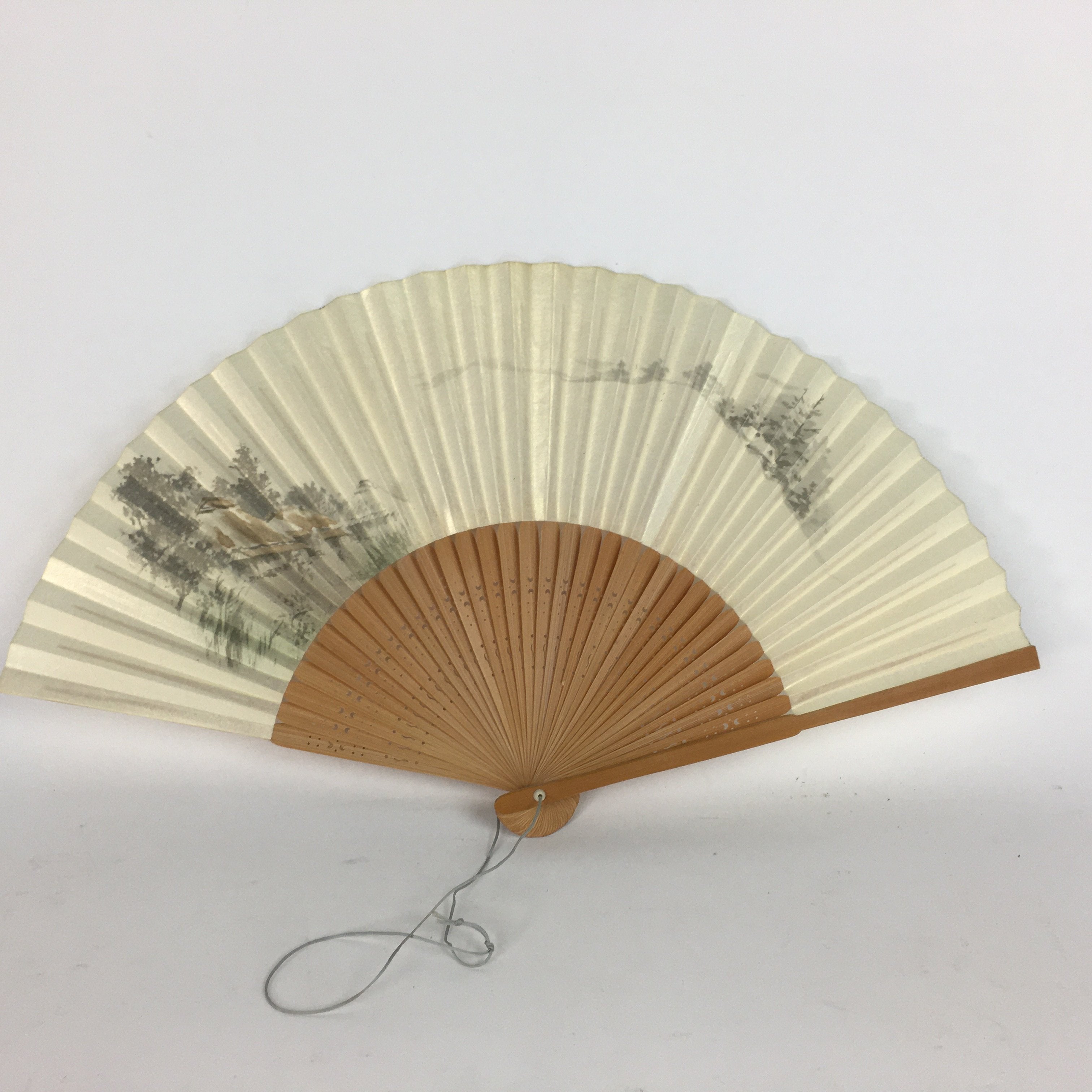 Japanese Folding Fan Vtg Sensu Paper Bamboo Frame Shiny white Country House 4D51