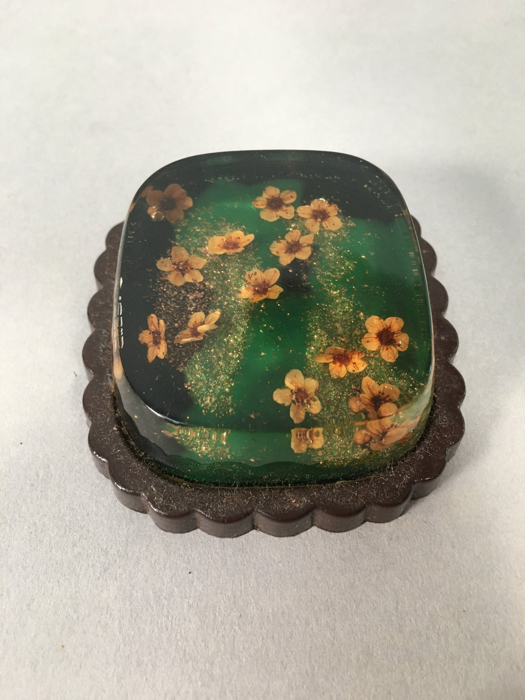 Japanese Glass Paperweight Vtg Dried Flower Green Metal Yellow Gold JK168