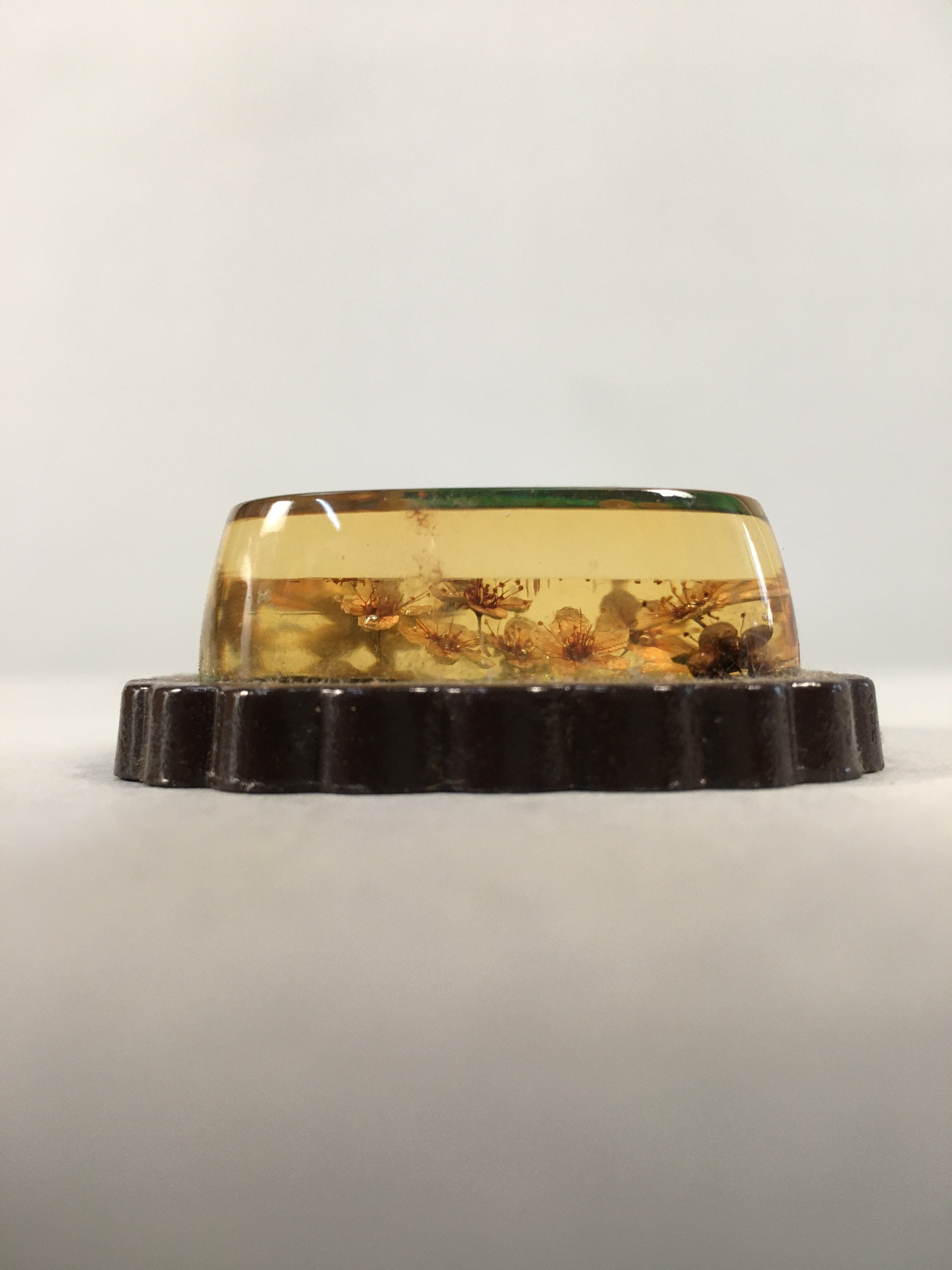 Japanese Glass Paperweight Vtg Dried Flower Green Metal Yellow Gold JK168