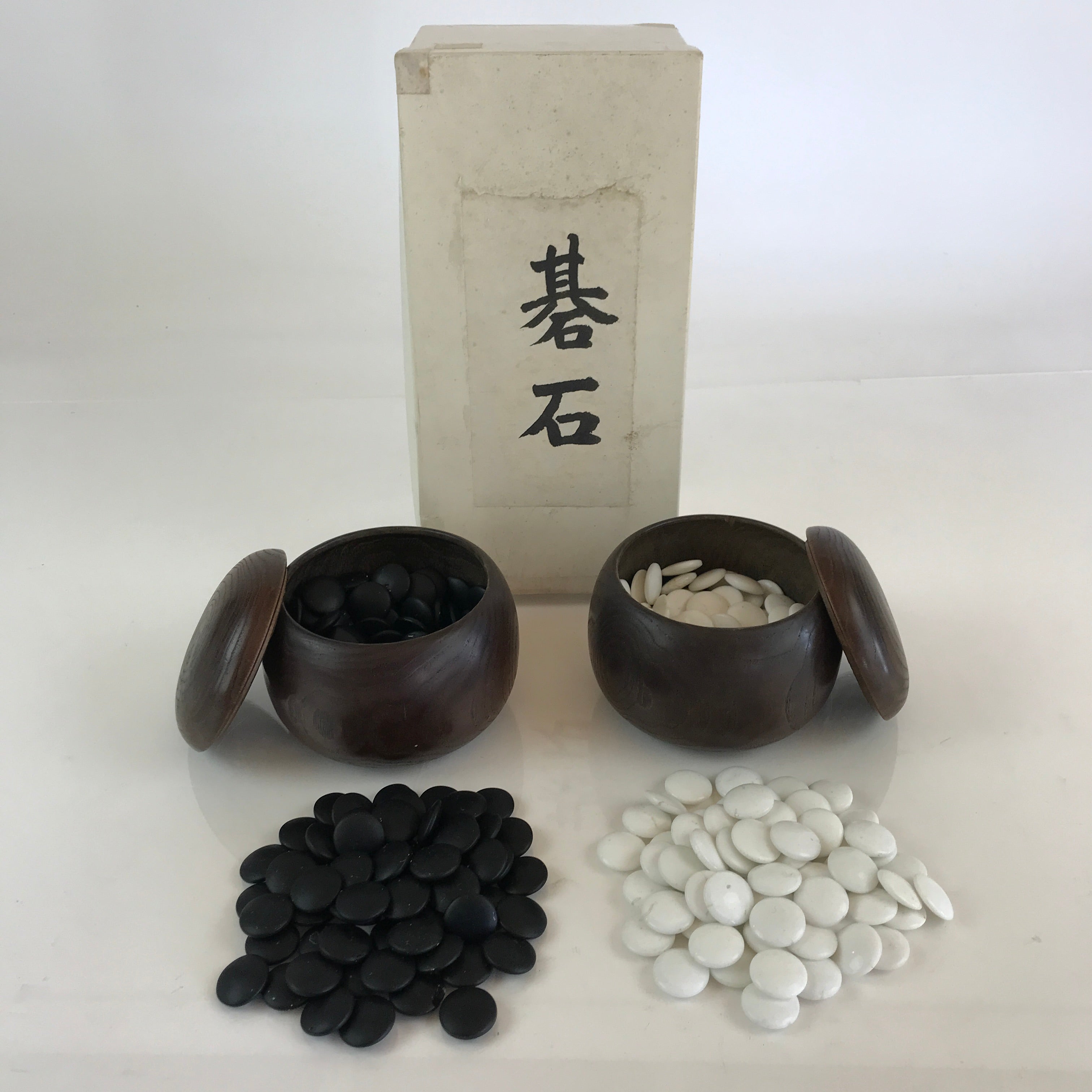 Japanese Go Stone Goishi Game Piece Set Vtg Dark Brown Bowl Black White GO78