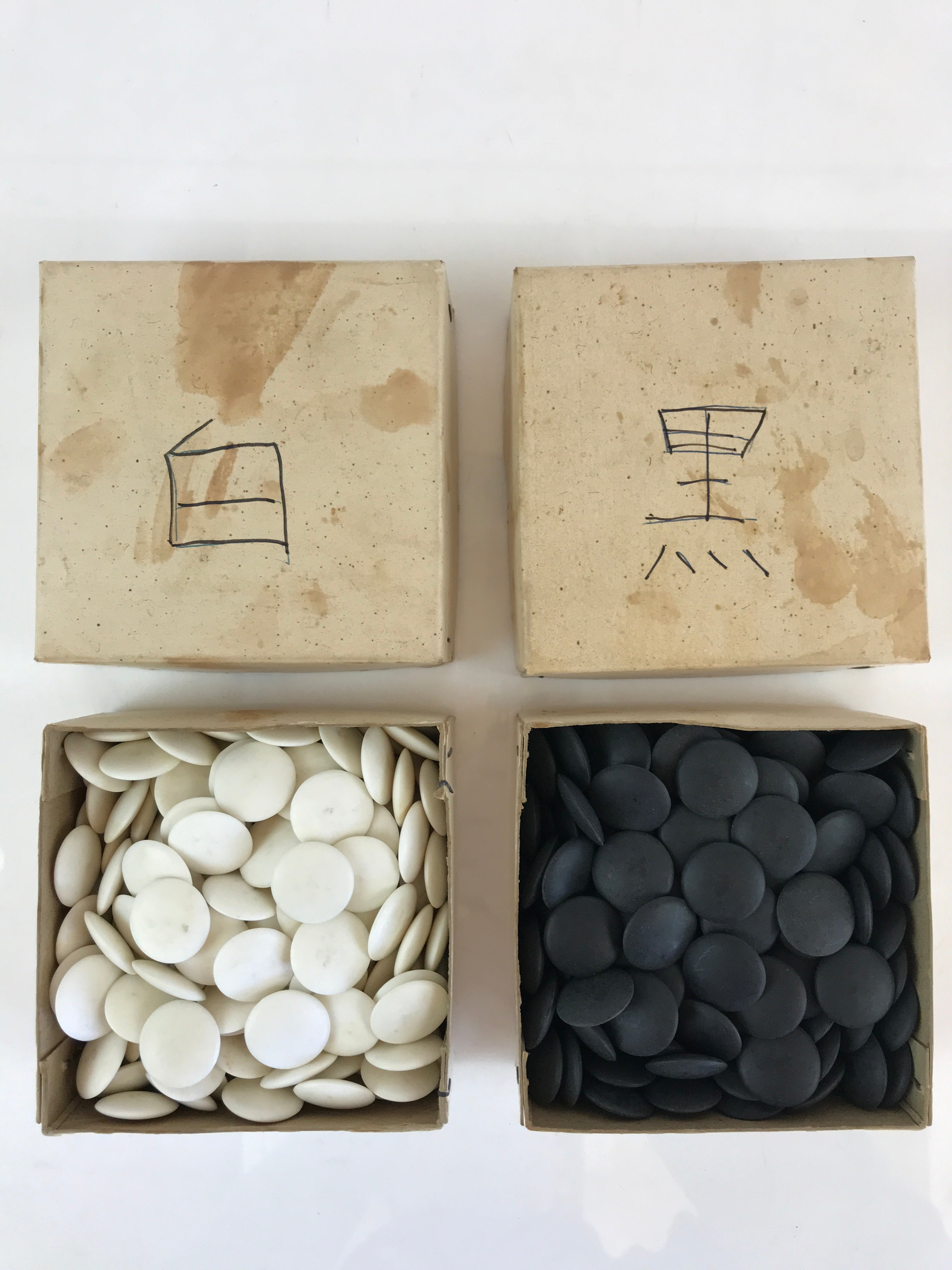 Japanese Go Stone Goishi Piece Set Vtg Traditional Game Black White GO ...