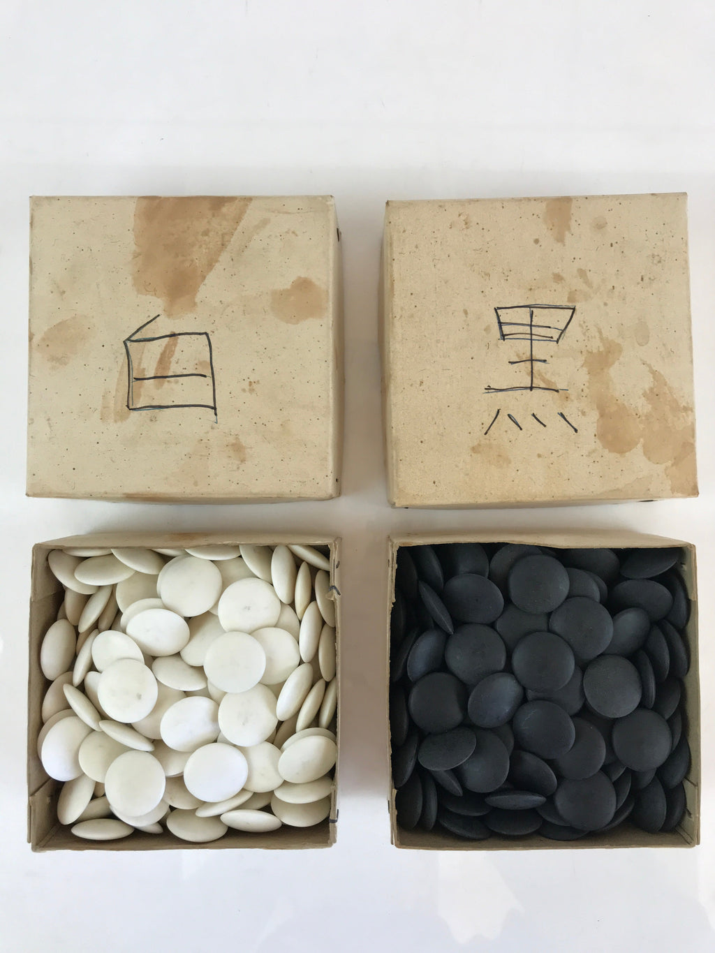 Japanese Go Stone Goishi Piece Set Vtg Traditional Game Black White GO75