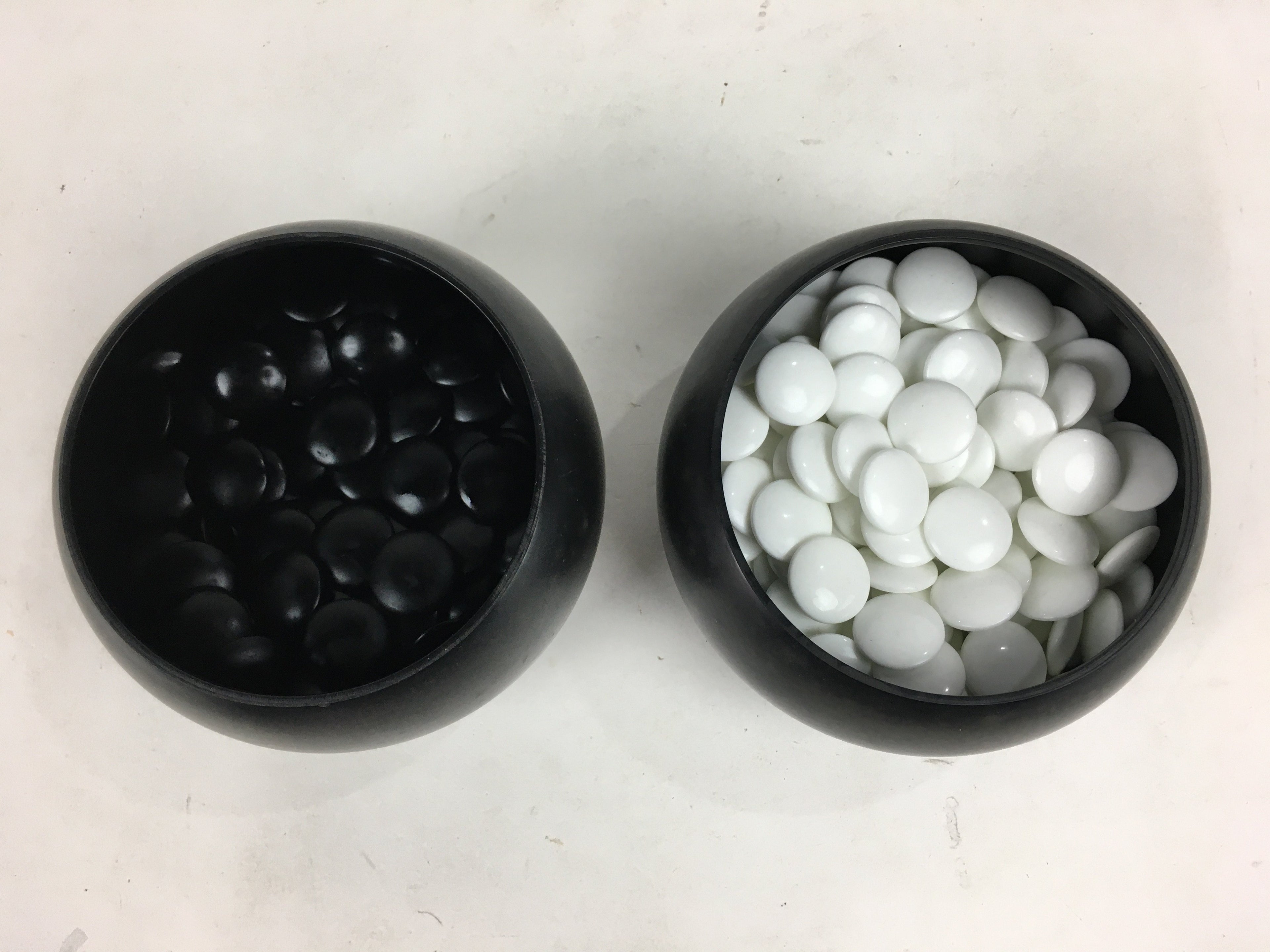 Japanese Go Stone Vtg Goishi Game Piece Set Black Bowl Black White GO65