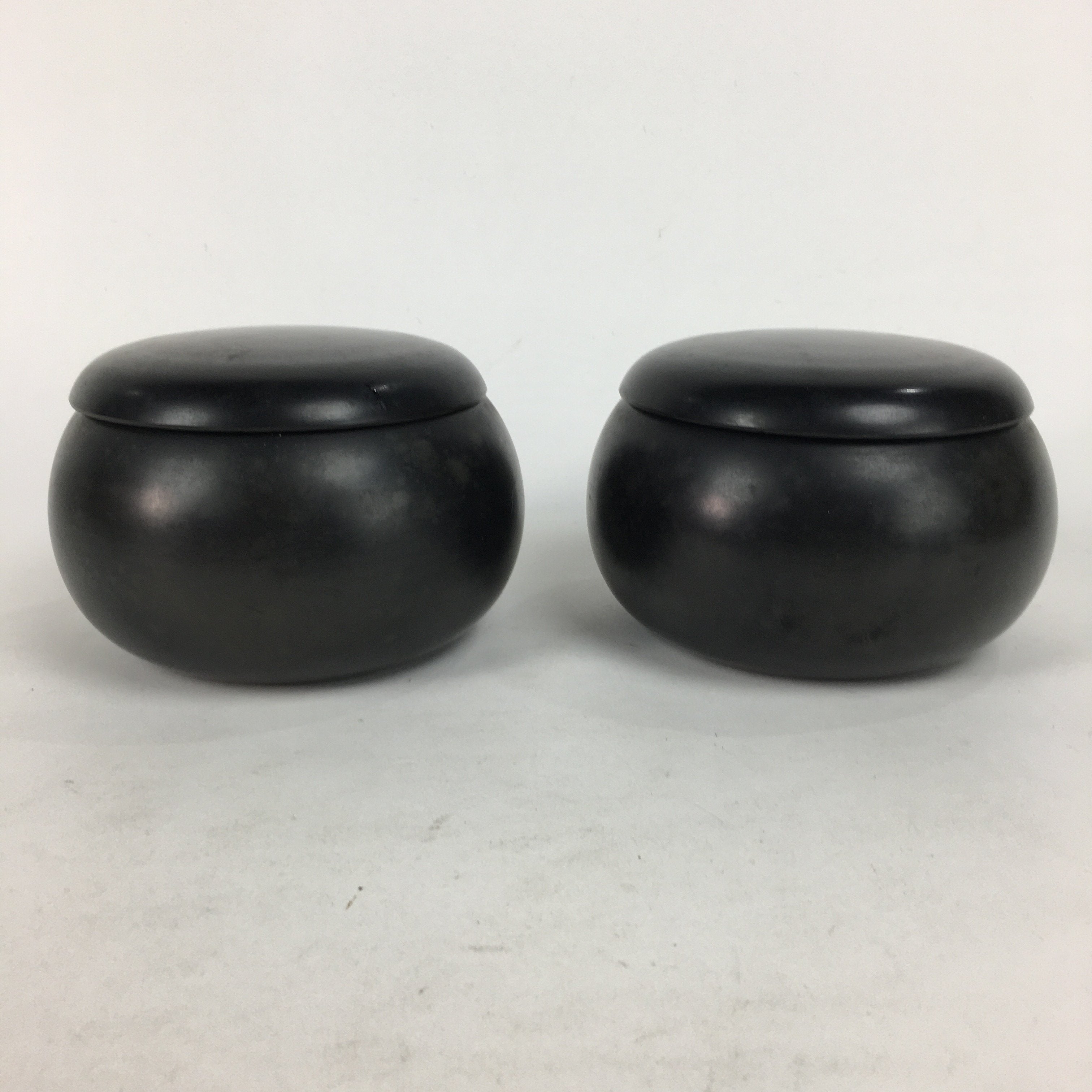 Japanese Go Stone Vtg Goishi Game Piece Set Black Bowl Black White GO65