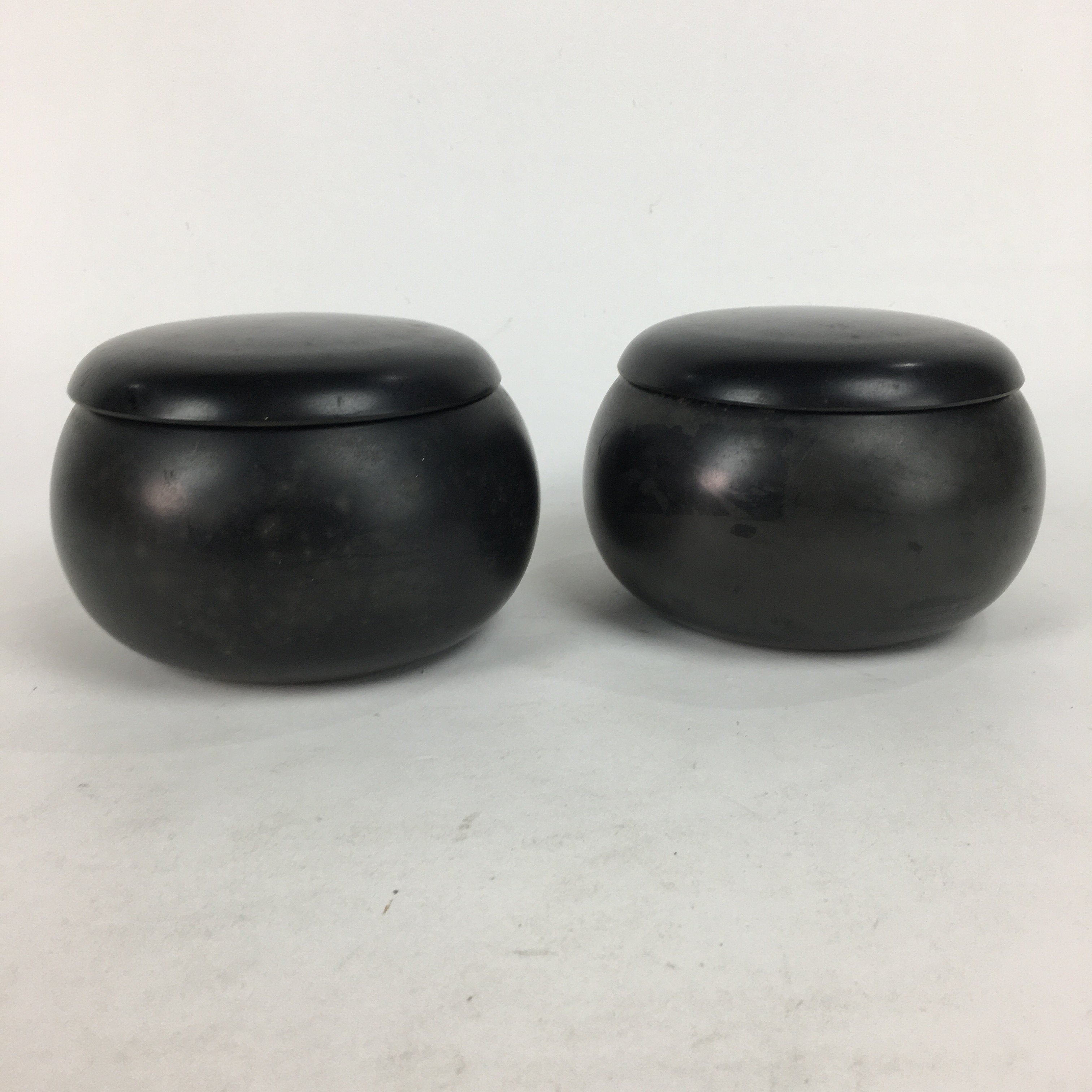 Japanese Go Stone Vtg Goishi Game Piece Set Black Bowl Black White GO65