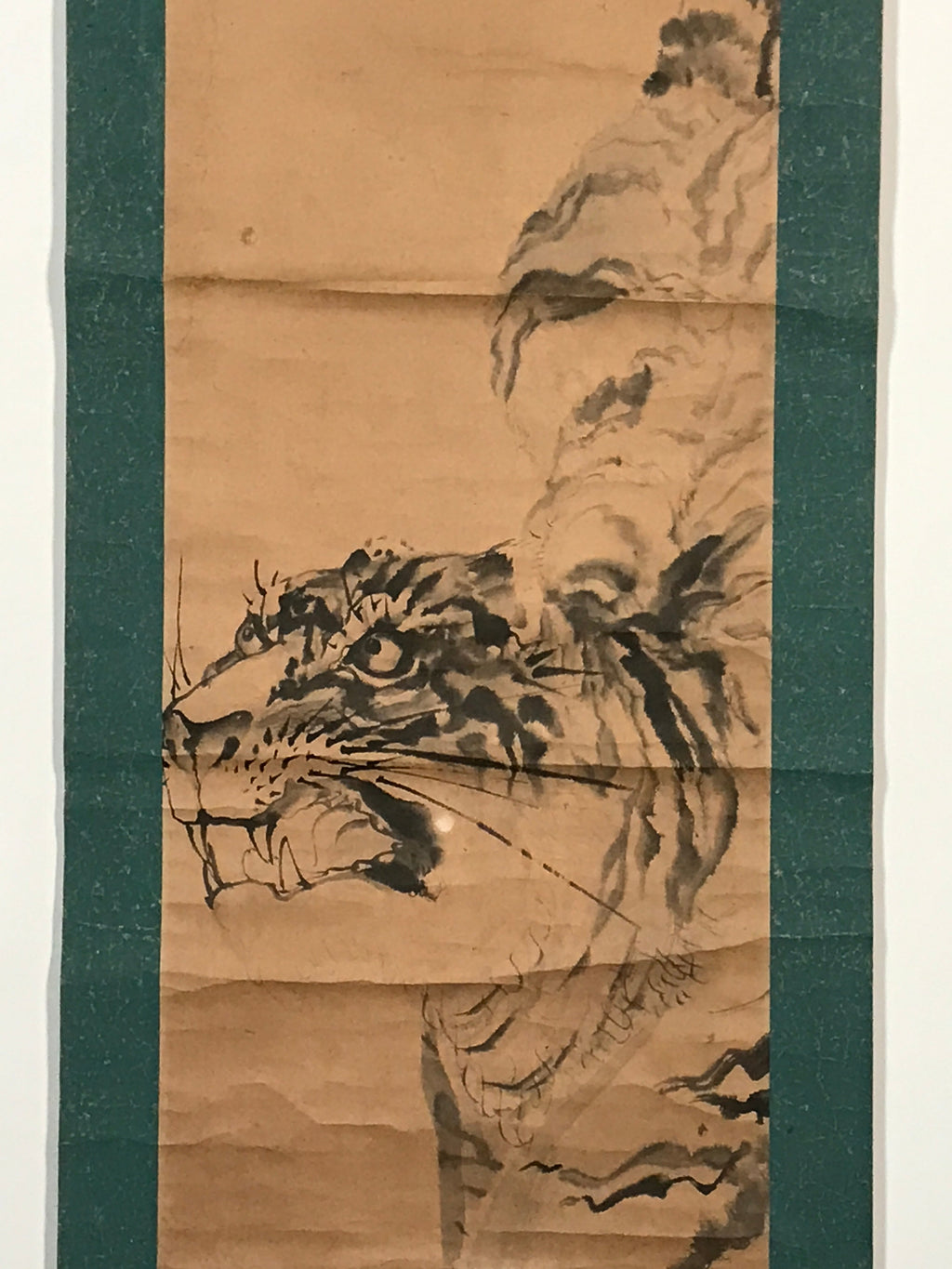 Japanese Hanging Scroll Tiger Baring Fangs Tora Black Kakejiku Kakemono SC792