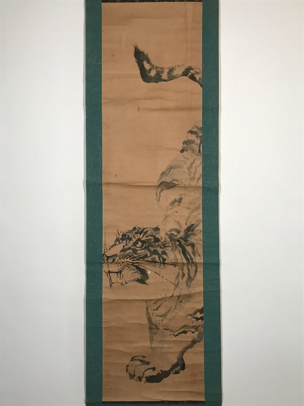 Japanese Hanging Scroll Tiger Baring Fangs Tora Black Kakejiku Kakemono SC792