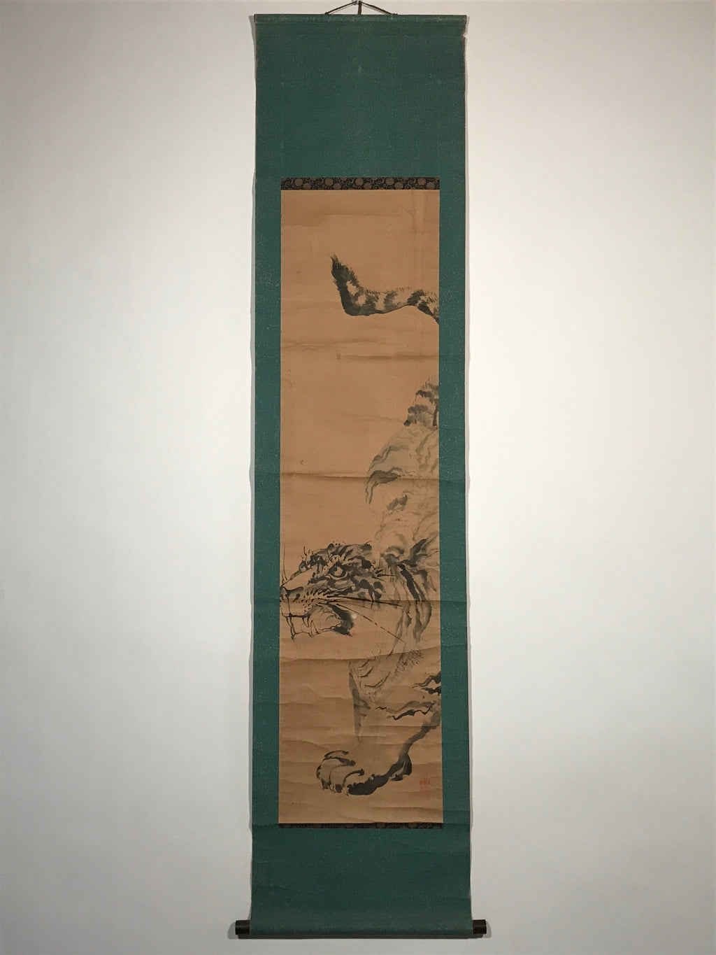 Japanese Hanging Scroll Tiger Baring Fangs Tora Black Kakejiku Kakemono SC792