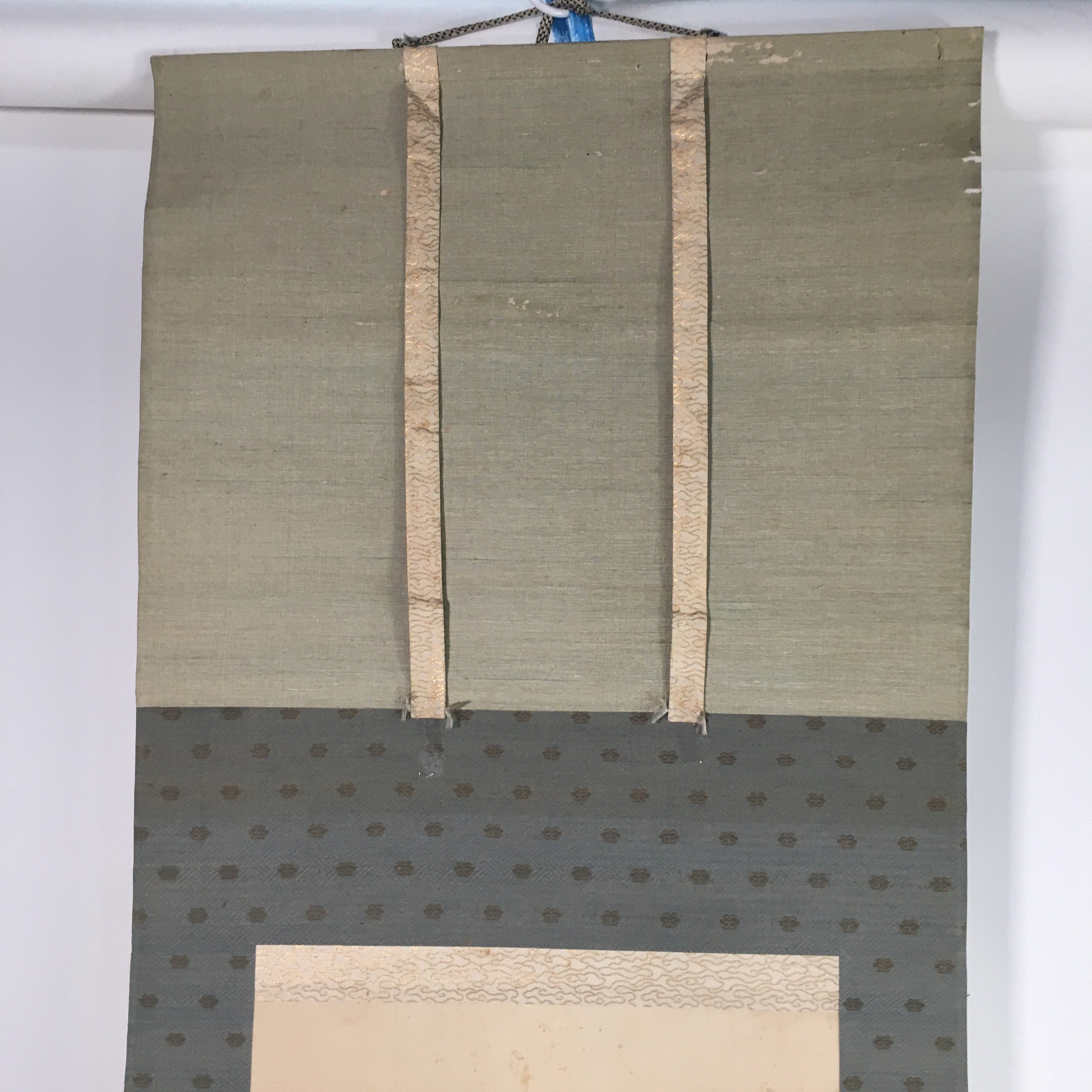 Japanese Hanging Scroll Vtg Kakejiku Kakemono Chrysanthemum Bird SC660