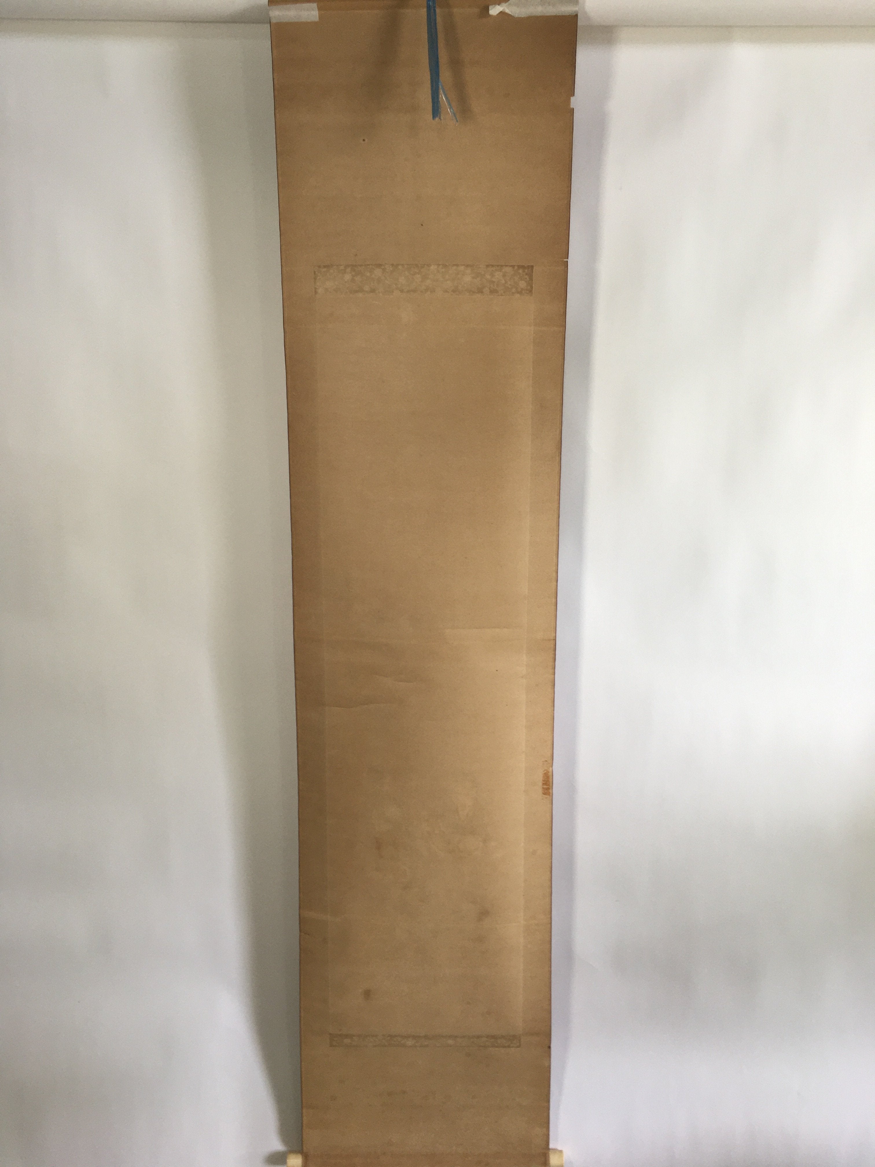 Japanese Hanging Scroll Vtg Kakejiku Kakemono Painting Men Cleaning SC678