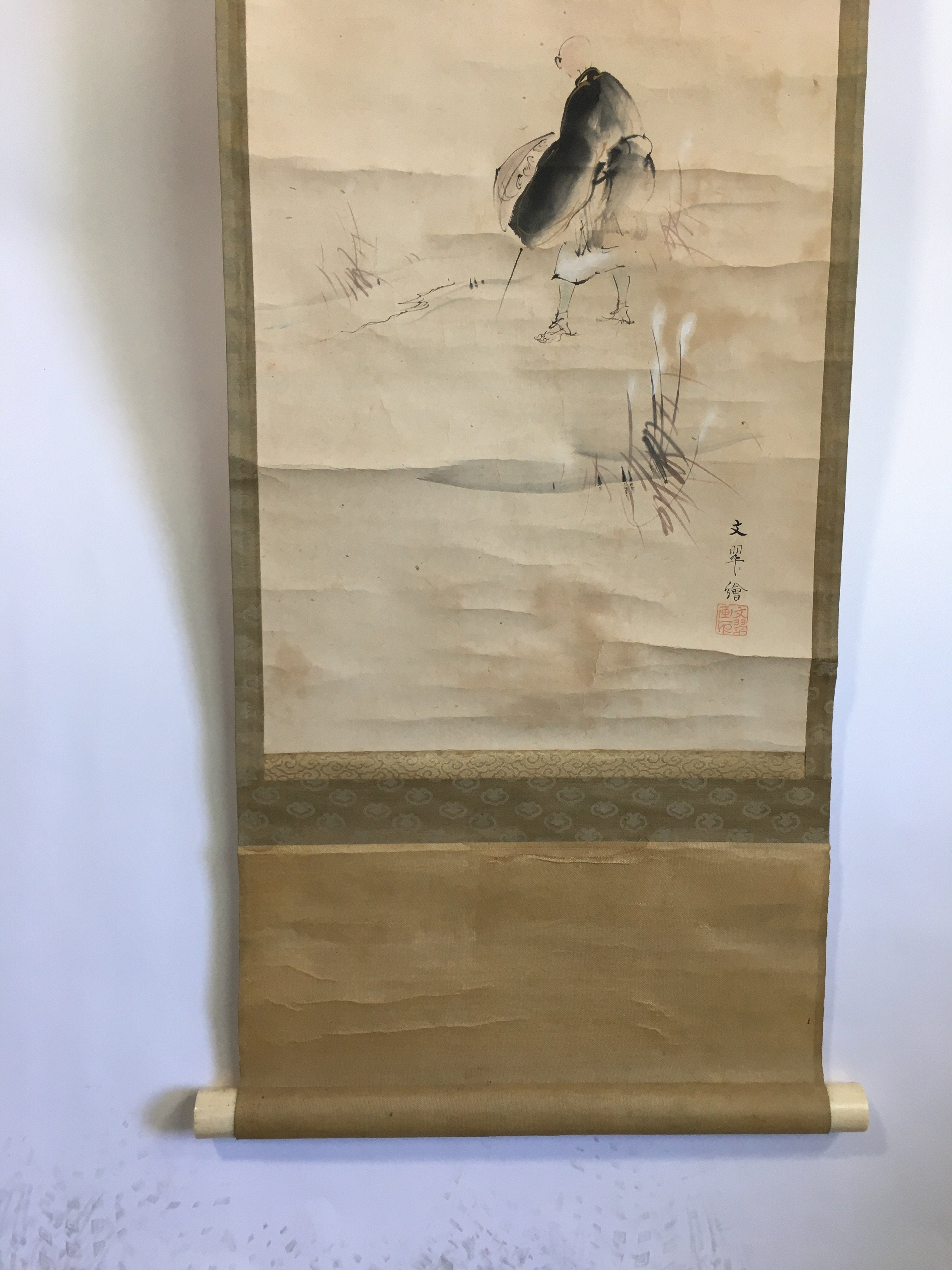 Japanese Hanging Scroll Vtg Kakejiku Kakemono Painting Mount Fuji Traveler SC62