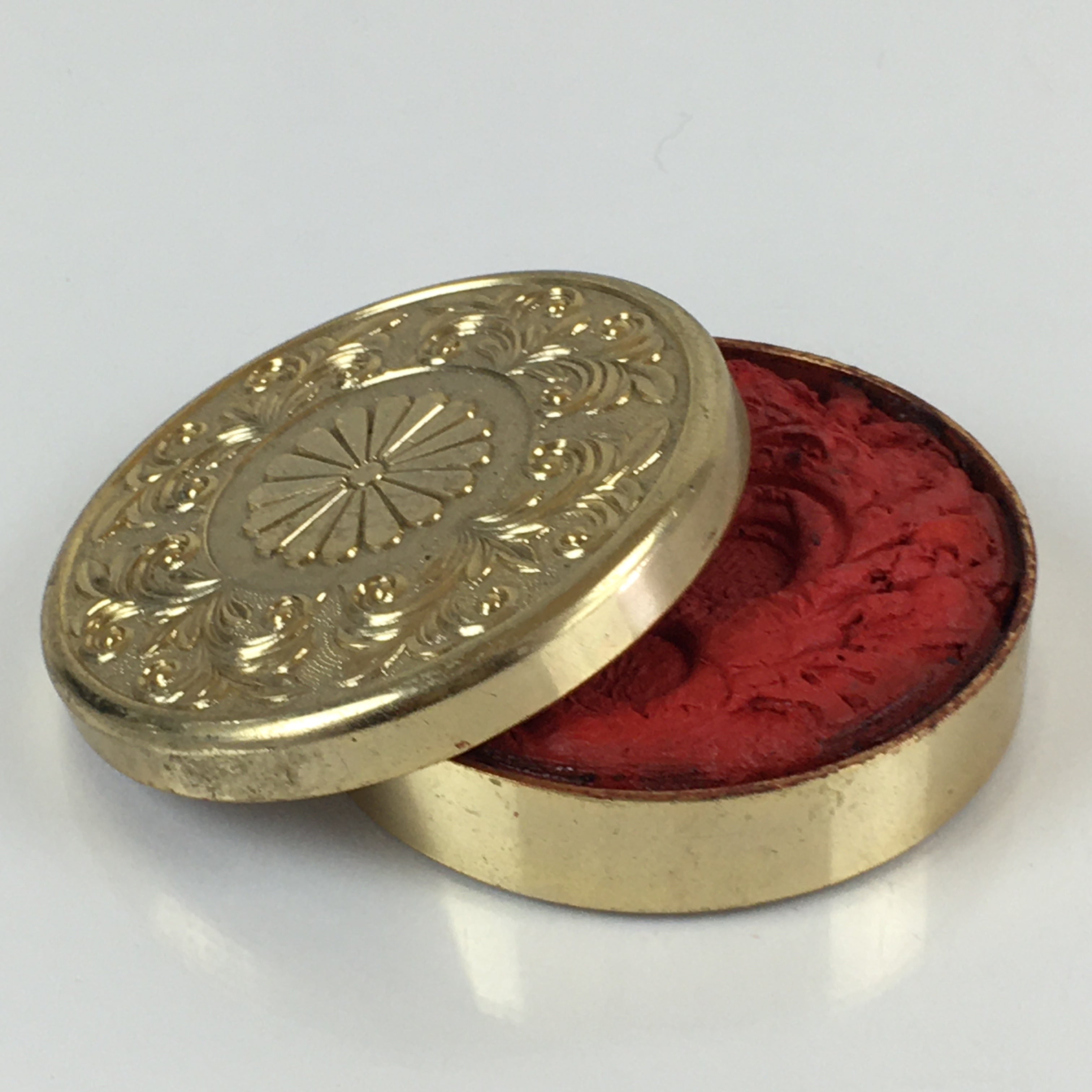 Japanese Hanko Ink pad Case Gold Chrysanthemum Crest Red 24KGP Shuniku JK396