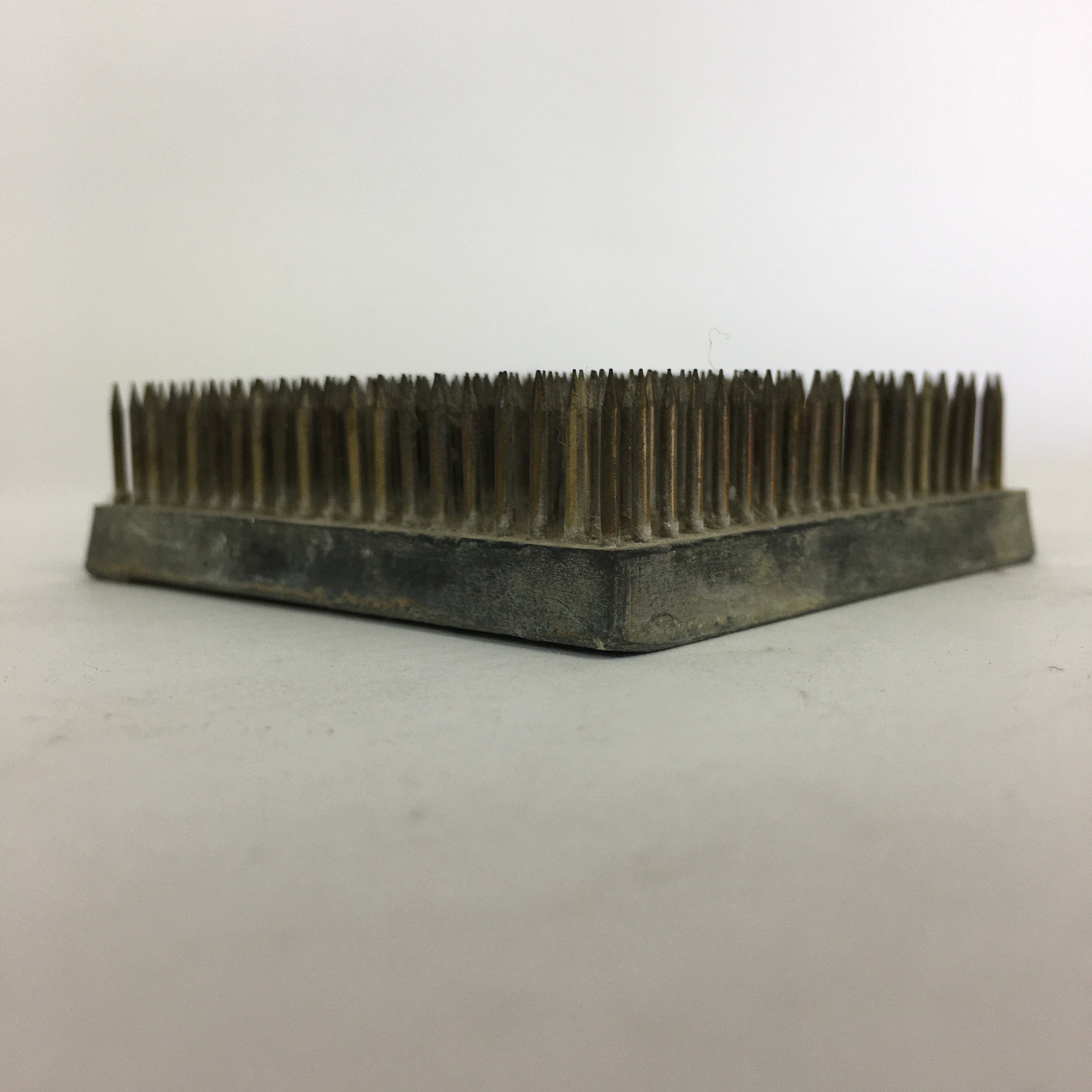 Japanese Ikebana Kenzan Flower Arrangement Tool Vtg Needle Holder Pin KZ36
