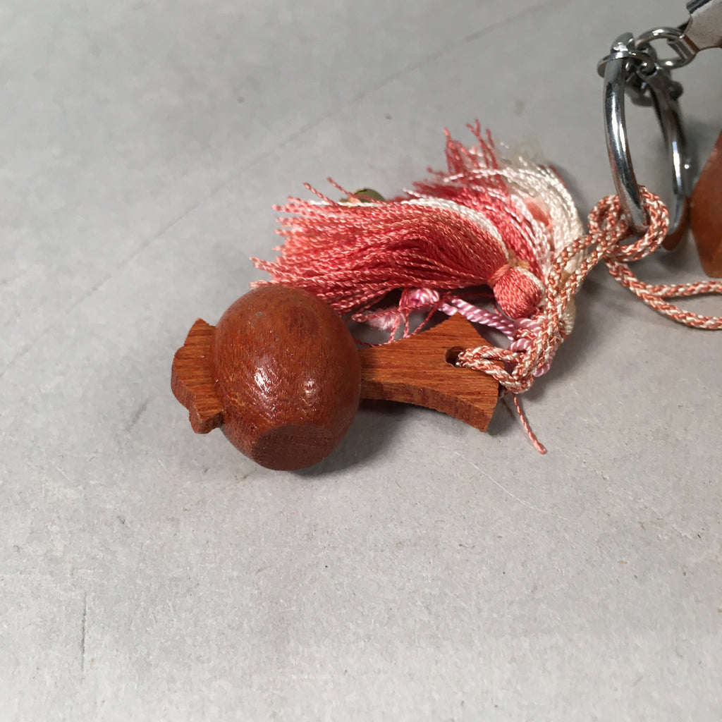 Japanese Key Chain Vtg Wooden Amulet Pass Lucky Hammer Gero KF423