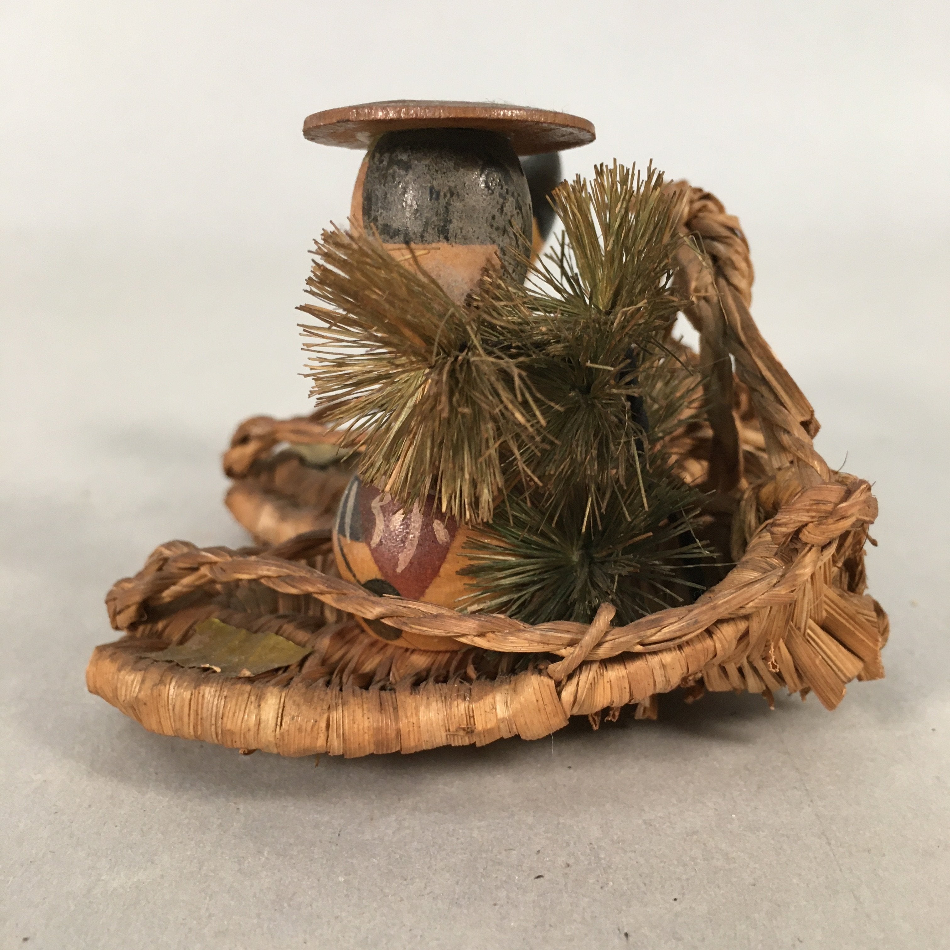 Japanese Kokeshi Doll Ornament Vtg Wood Straw Sandals Waraji Ningyo KF520