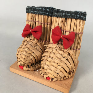 Japanese Kokeshi Doll Vtg Handmade Straw Boots Wara Nagagutsu Red Ribbon KF508