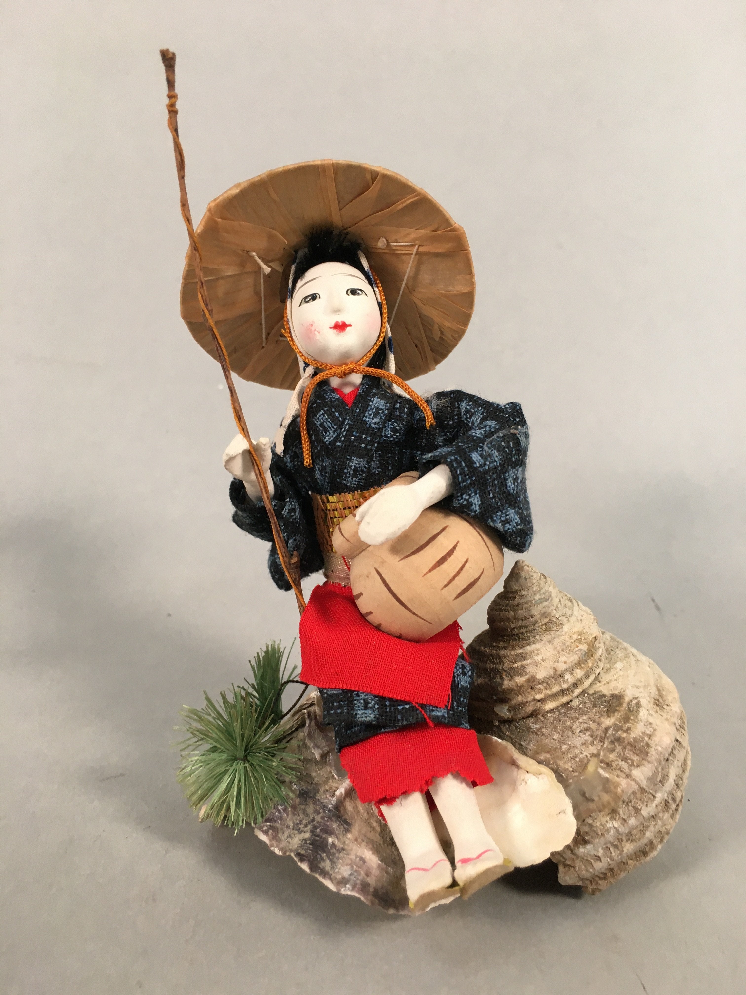 Japanese Kokeshi Doll Vtg Shell Craft Ama Woman shell diver Figurine KF543