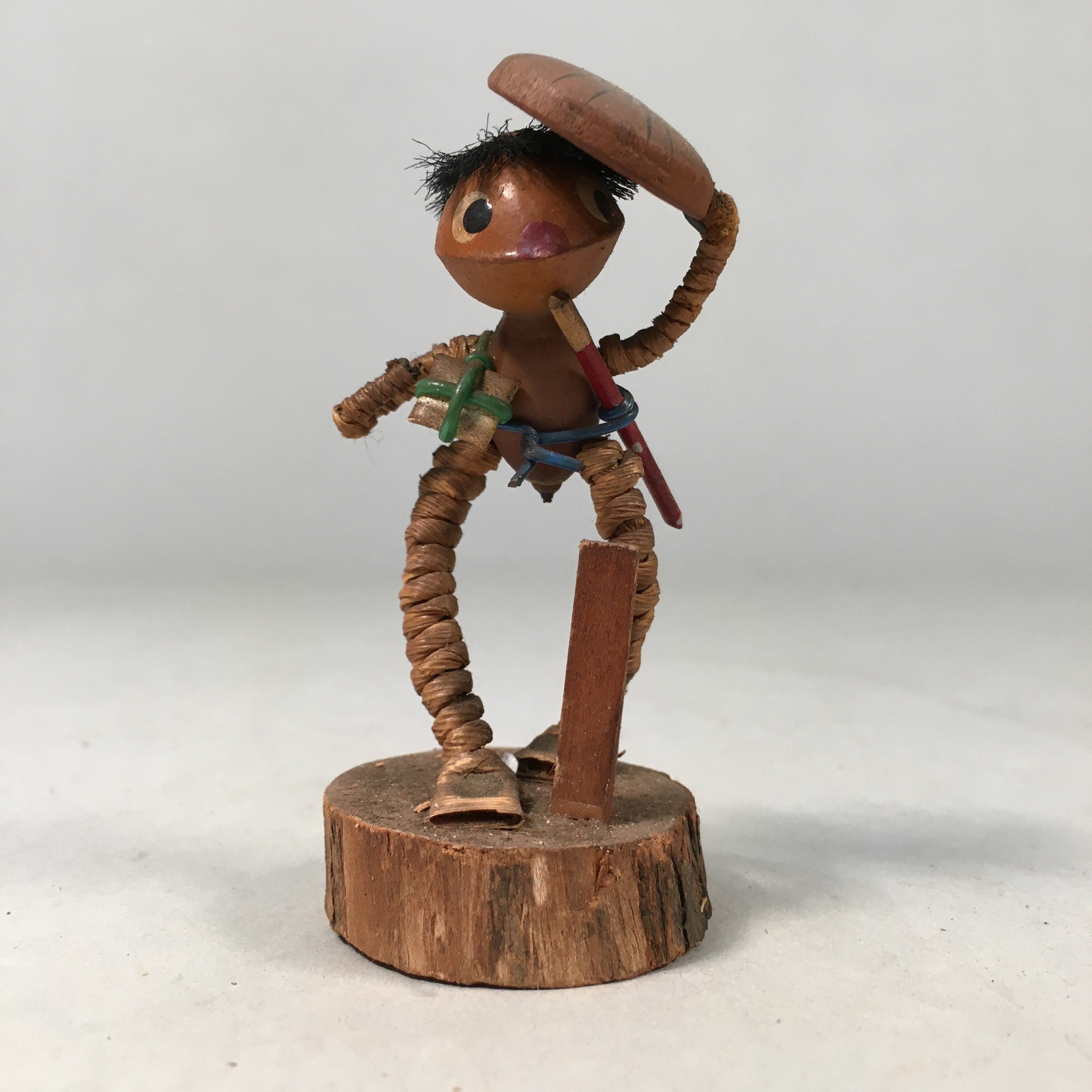 Japanese Kokeshi Doll Vtg Wooden Figurine Shade Traveller Ginkgo Nut Acorn KF391