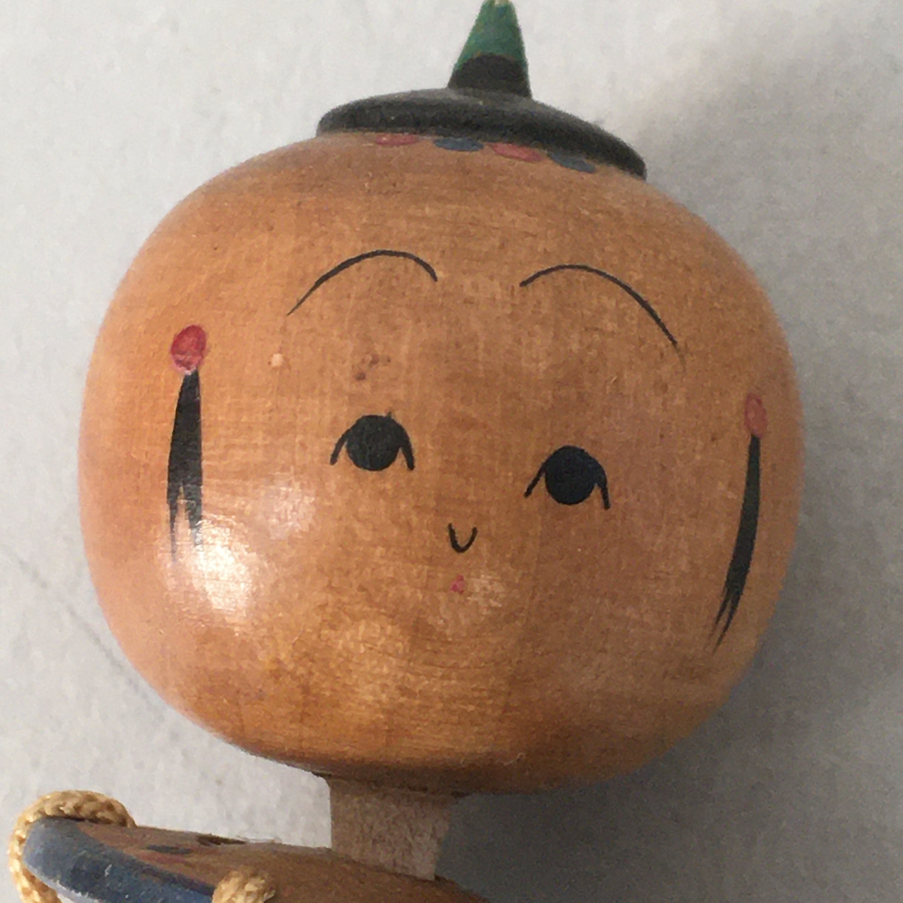 Japanese Kokeshi Doll Vtg Wooden Figurine Wobbly Head Child Drum Taiko KF474