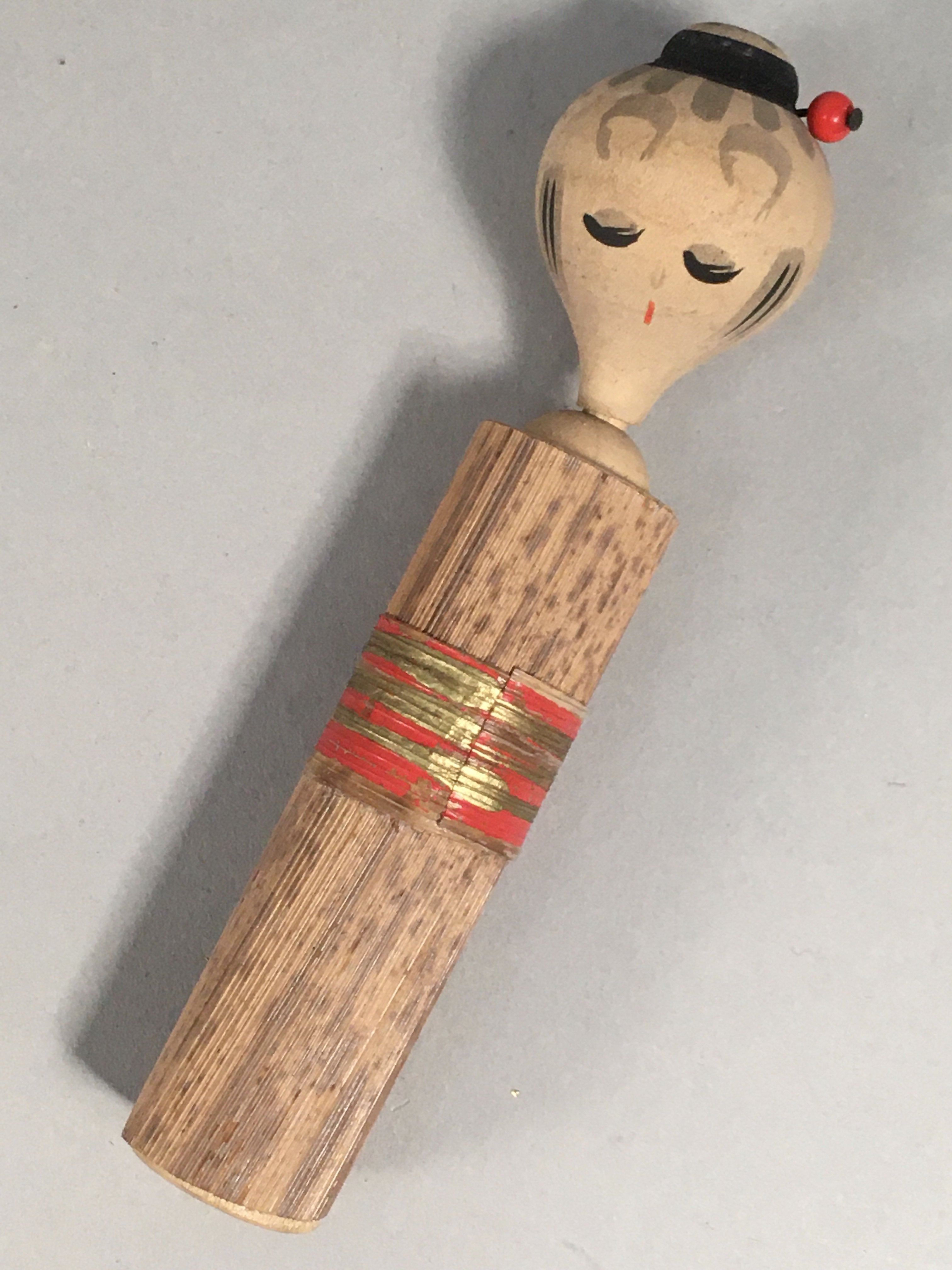 Japanese Kokeshi Doll Vtg Wooden Figurine Wobbly Head Girl Bamboo Peel KF463