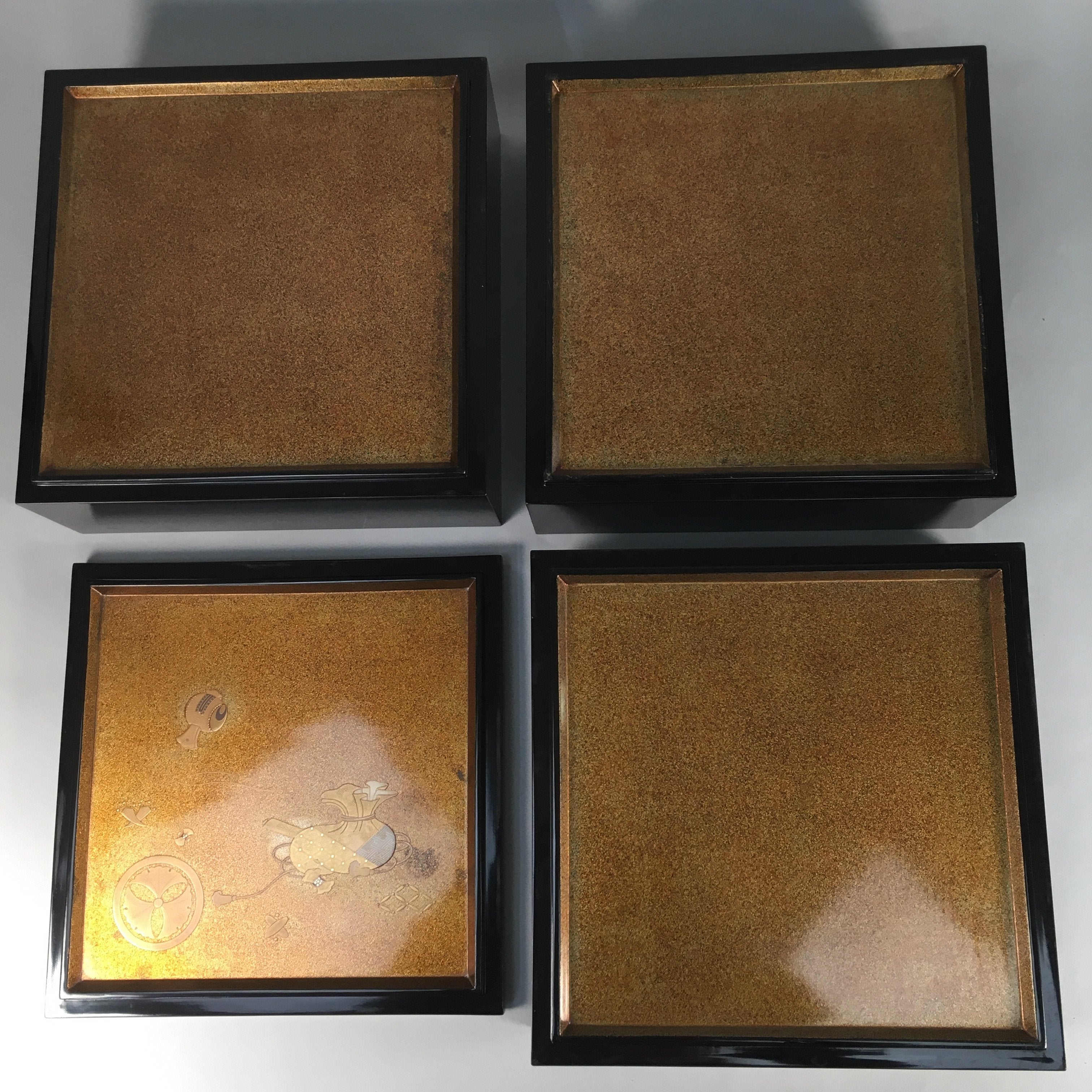 Japanese Lacquer ware Bento Box Vtg Jubako Wood 3Tier Black Glitter Gold JB68