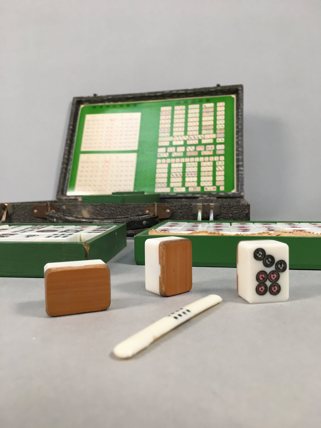 Japanese Mahjong Set Vtg Traditional Tile Game Handle Case JK174