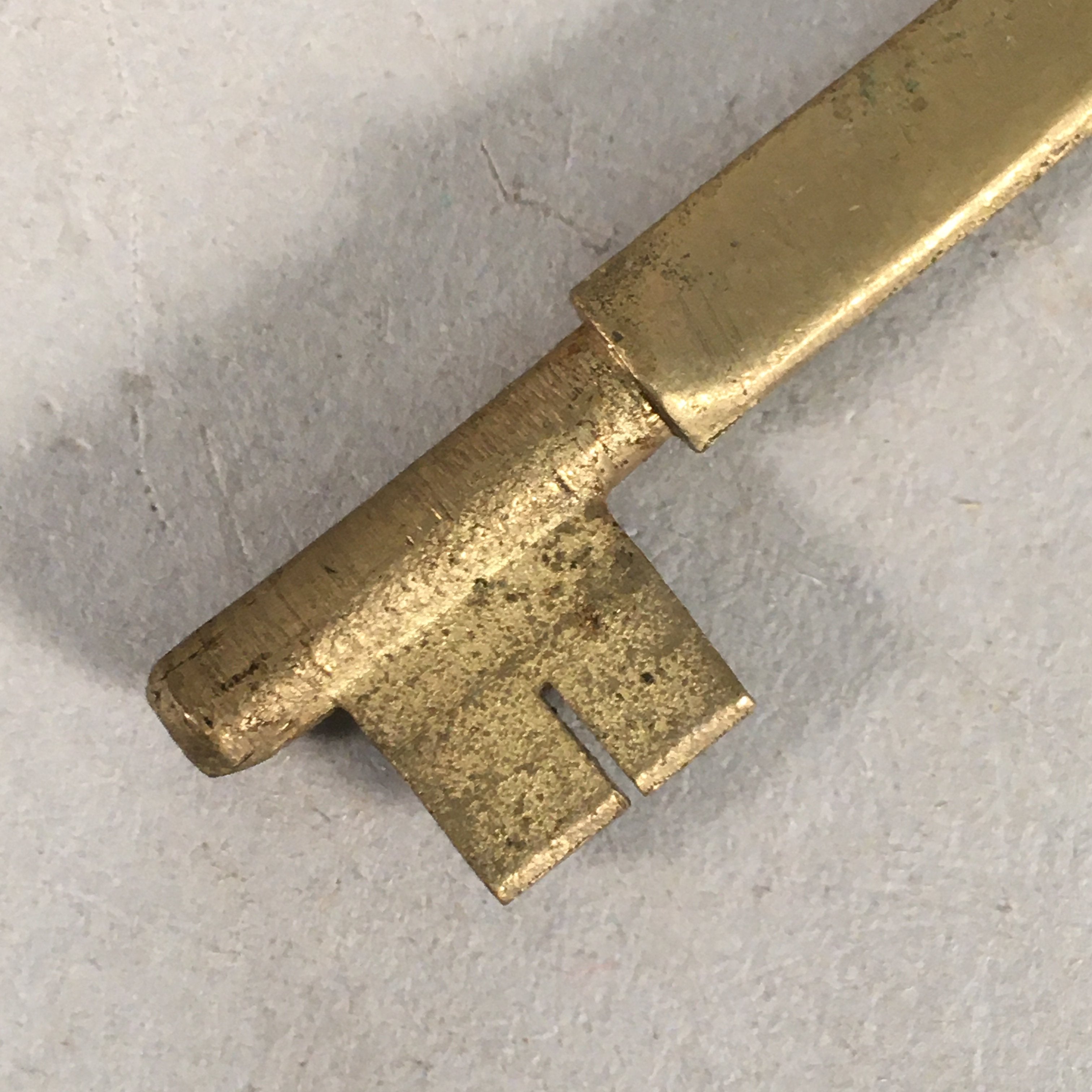 Japanese Metal Key Vtg C1930 Brass Gold 3 leaves JK22
