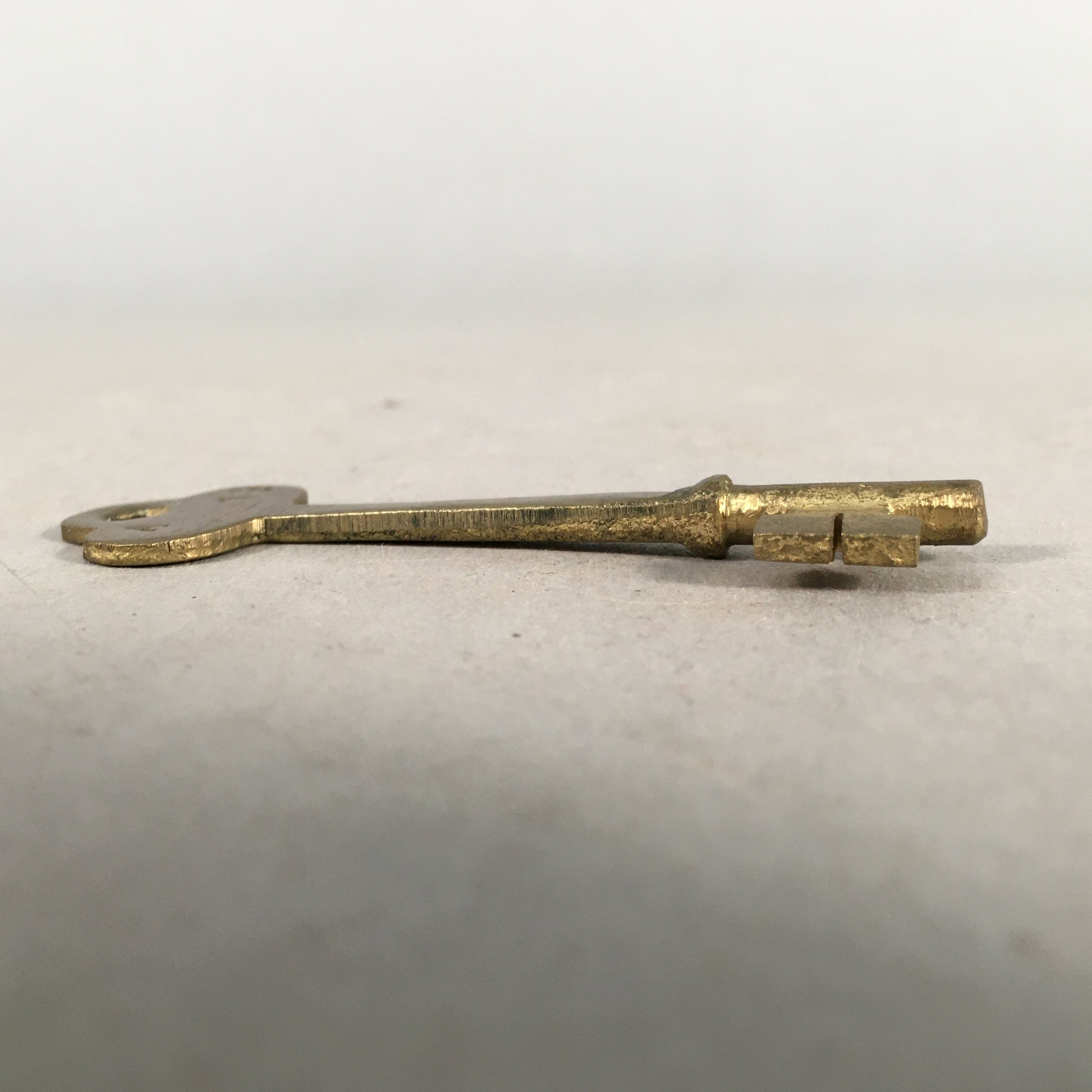 Japanese Metal Key Vtg C1930 Brass Gold 3 leaves JK23