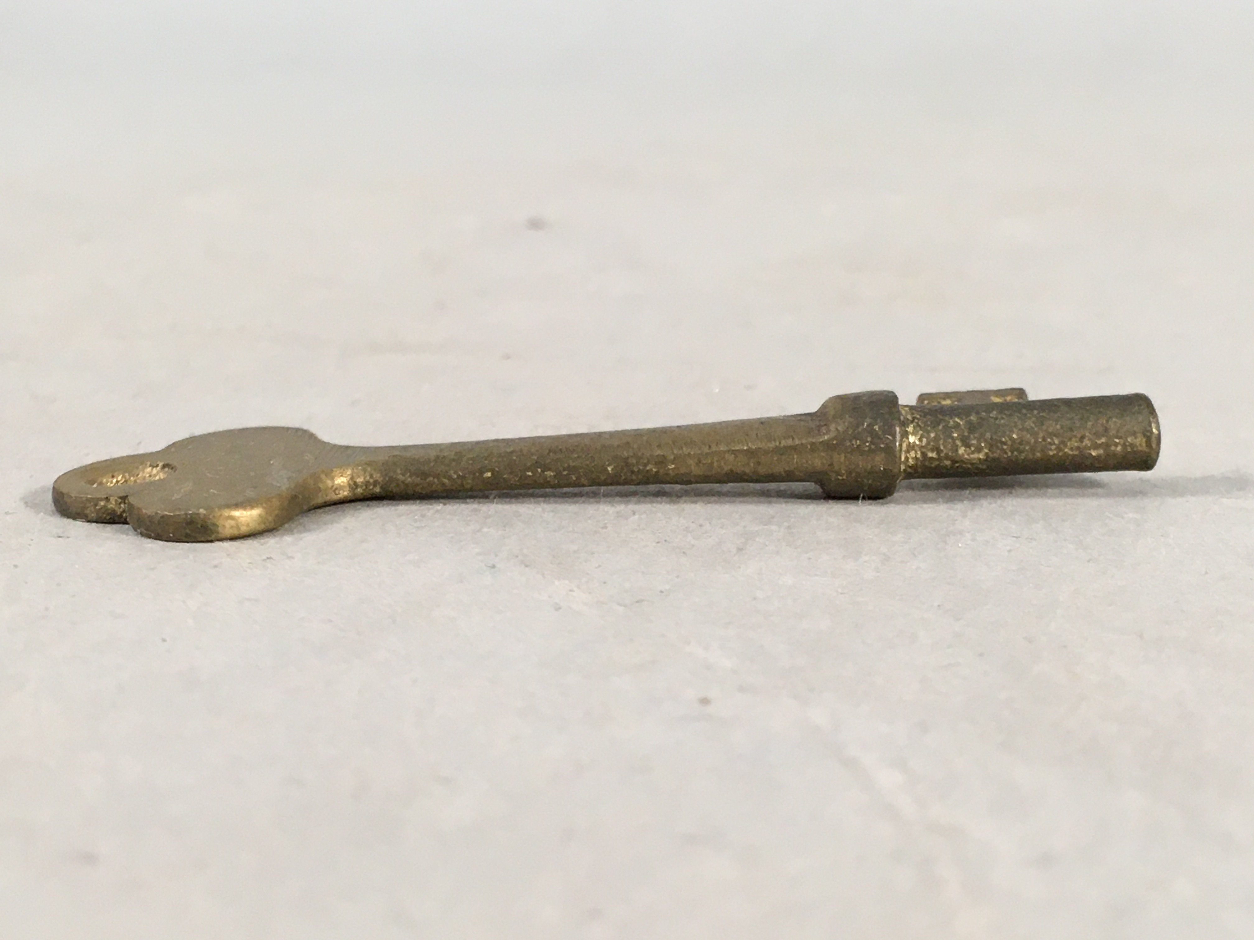 Japanese Metal Key Vtg C1930 Brass Gold 3 leaves JK28