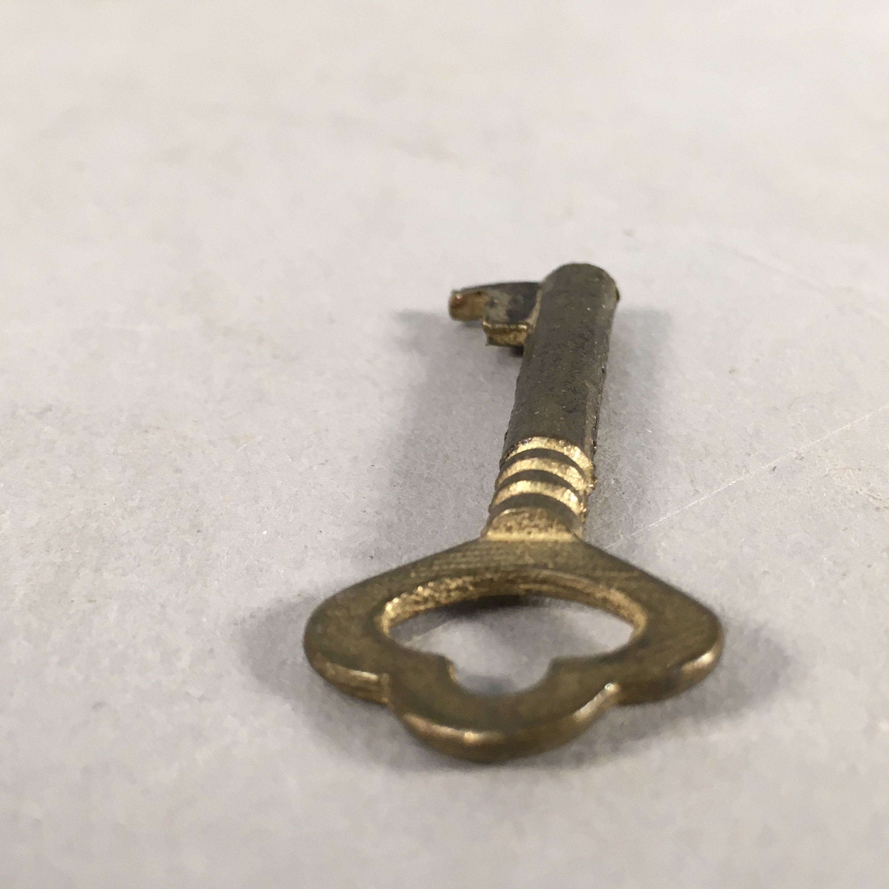 Japanese Metal Key Vtg C1930 Brass Gold 3 leaves JK30